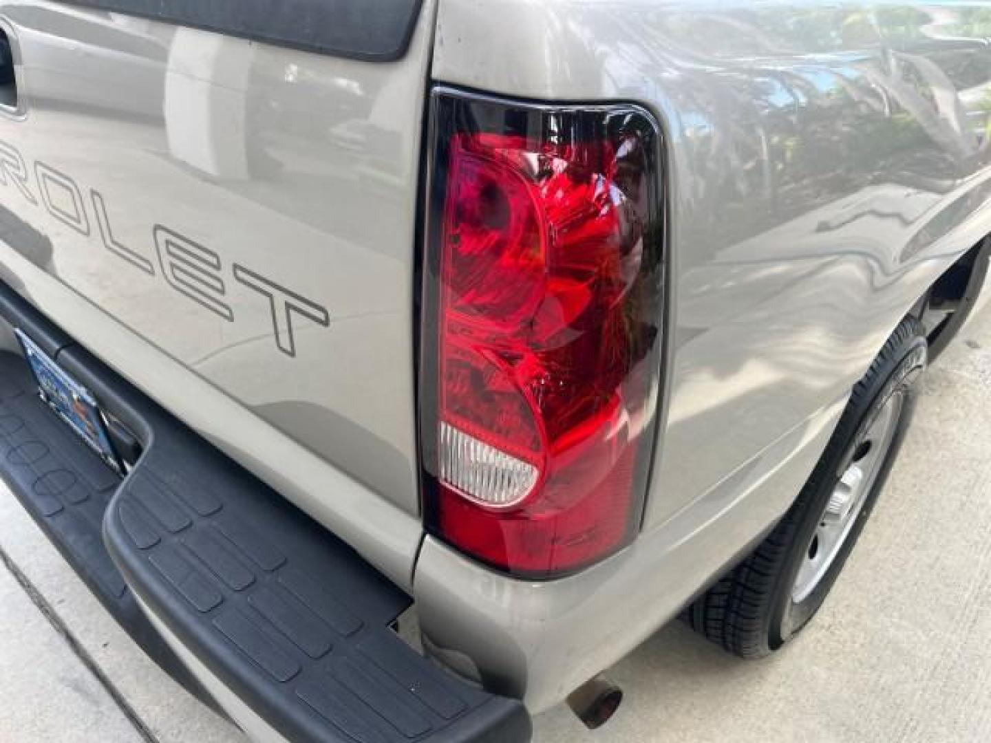 2007 Graystone Metallic /Medium Gray Chevrolet Silverado 1500 Classic Work Truck LOW MILES 88,529 (1GCEC14X67Z) with an 4.3L Vortec 1000 V6 MFI Engine engine, Automatic transmission, located at 4701 North Dixie Hwy, Pompano Beach, FL, 33064, (954) 422-2889, 26.240938, -80.123474 - OUR WEBPAGE FLORIDACARS1.COM HAS OVER 100 PHOTOS AND FREE CARFAX LINK 2007 CHEVROLET SILVERADO 1500 CLASSIC WORK TRUCK WORK READY 4.3L V6 VIN: 1GCEC14X67Z197997 NO ACCIDENTS PICKUP NO RECALLS 4.3L V6 F 1 OWNER GASOLINE LOW MILES 88,529 REAR WHEEL DRIVE 6.6 FT BED Anti-Theft System Electronic Braking - Photo#81