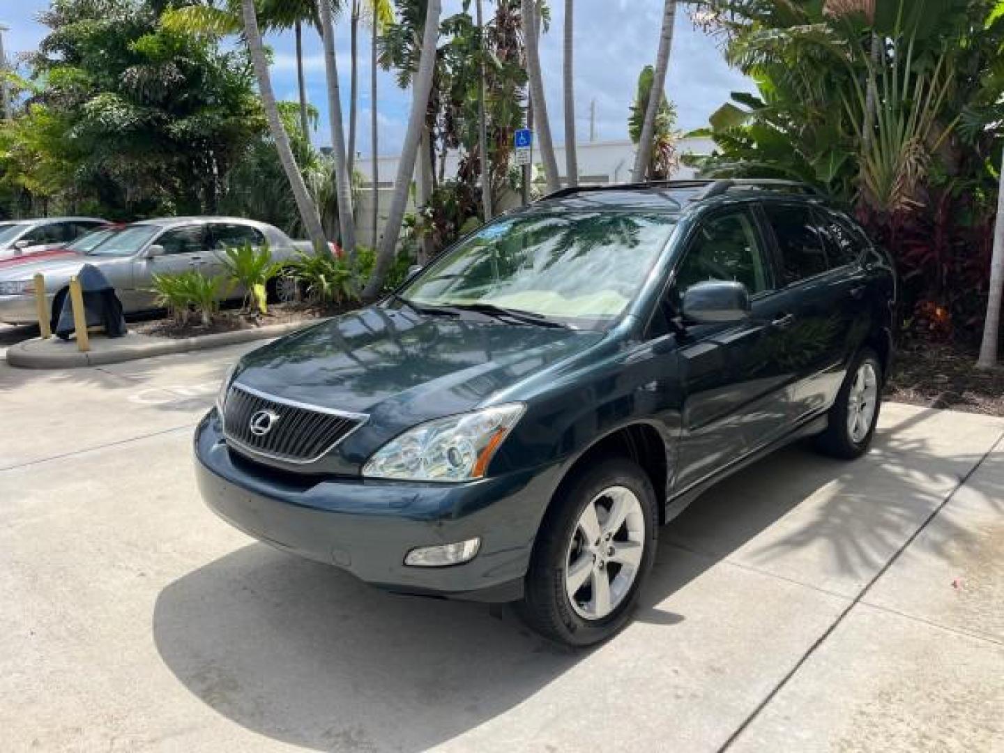 2005 Millennium Silver Metallic /Ivory Lexus RX 330 AWD LOW MILES 58,057 (2T2HA31U15C) with an 3.3L DOHC MPI 24-Valve V6 Engine engine, Automatic transmission, located at 4701 North Dixie Hwy, Pompano Beach, FL, 33064, (954) 422-2889, 26.240938, -80.123474 - OUR WEBPAGE FLORIDACARS1.COM HAS OVER 100 PHOTOS AND FREE CARFAX LINK 2005 LEXUS RX 330 ROAD READY 3.3L V6 VIN: 2T2HA31U15C061157 NO ACCIDENTS AWD 4 DOOR WAGON/SPORT UTILITY NO RECALLS 3.3L V6 F 24V POWER LIFTGATE POWER LEATHER SEATS GASOLINE AWD POWER SUNROOF ALL WHEEL DRIVE LOW MILES 58,057 32 SER - Photo#3