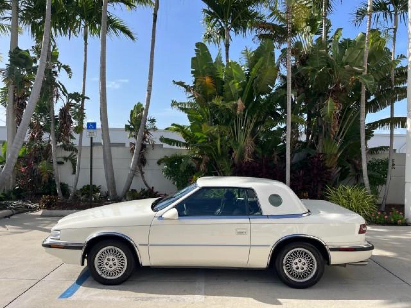 1991 WHITE /BLACK Chrysler TC HARD TOP LOW MILES 34,790 (ZC2FS1203MB) with an 3.0L V6 Cylinder Engine engine, Automatic transmission, located at 4701 North Dixie Hwy, Pompano Beach, FL, 33064, (954) 422-2889, 26.240938, -80.123474 - OUR WEBPAGE FLORIDACARS1.COM HAS OVER 100 PHOTOS AND FREE CARFAX LINK 1991 CHRYSLER TC ROAD READY 3.0L V6 VIN: ZC2FS1203MB207381 NO ACCIDENTS CONVERTIBLE NO RECALLS 3.0L V6 F FLORIDA OWNER GASOLINE POWER MIRRORS LOW MILES 34,790 FRONT WHEEL DRIVE CONVERTIBLE SOFT TOP / HARD TOP POWER LEATHER SEATS A - Photo#6