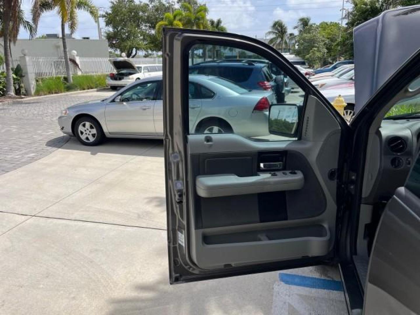 2008 Dark Shadow Grey Metallic /Flint Ford F-150 1 FL STX LOW MILES 86,909 (1FTRF12W48K) with an 4.6L EFI V8 Engine engine, Automatic transmission, located at 4701 North Dixie Hwy, Pompano Beach, FL, 33064, (954) 422-2889, 26.240938, -80.123474 - OUR WEBPAGE FLORIDACARS1.COM HAS OVER 100 PHOTOS AND FREE CARFAX LINK 2008 FORD F-150 STX ROAD READY WORK READY VIN: 1FTRF12W48KD62331 NO ACCIDENTS 4.6L V8 PICKUP NO RECALLS 6.6 FT BED 4.6L V8 F SOHC LOW MILES 86,909 GASOLINE 1 OWNER FLORIDA REAR WHEEL DRIVE 15 SERVICE RECORDS 4X2 6.6' Bed Length An - Photo#9