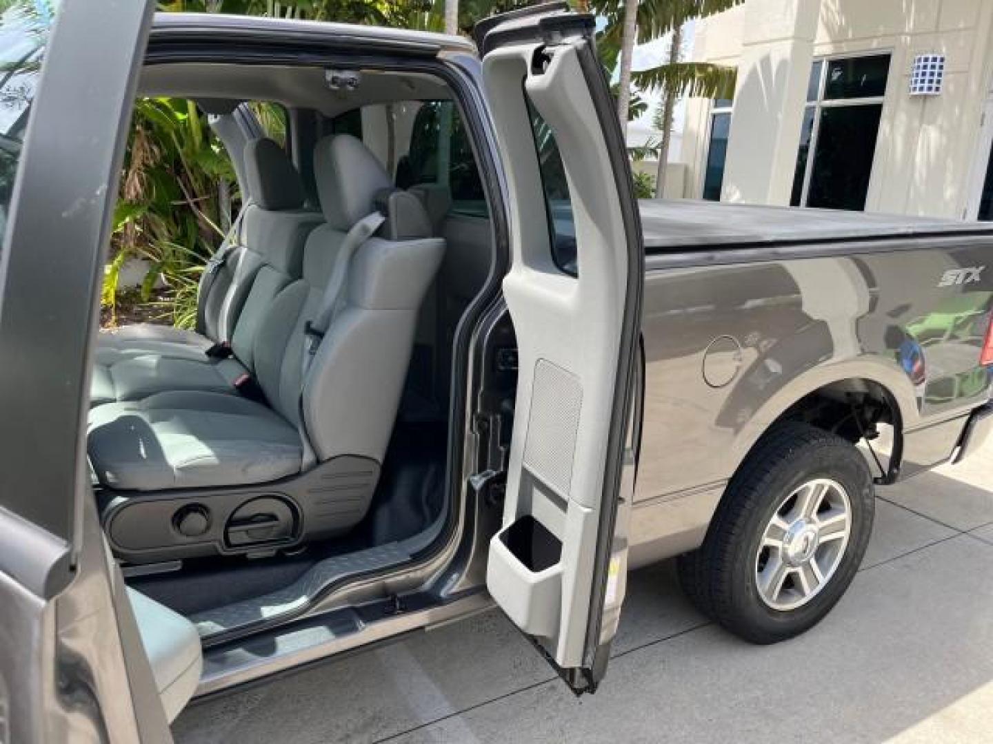 2008 Dark Shadow Grey Metallic /Flint Ford F-150 1 FL STX LOW MILES 86,909 (1FTRF12W48K) with an 4.6L EFI V8 Engine engine, Automatic transmission, located at 4701 North Dixie Hwy, Pompano Beach, FL, 33064, (954) 422-2889, 26.240938, -80.123474 - OUR WEBPAGE FLORIDACARS1.COM HAS OVER 100 PHOTOS AND FREE CARFAX LINK 2008 FORD F-150 STX ROAD READY WORK READY VIN: 1FTRF12W48KD62331 NO ACCIDENTS 4.6L V8 PICKUP NO RECALLS 6.6 FT BED 4.6L V8 F SOHC LOW MILES 86,909 GASOLINE 1 OWNER FLORIDA REAR WHEEL DRIVE 15 SERVICE RECORDS 4X2 6.6' Bed Length An - Photo#14