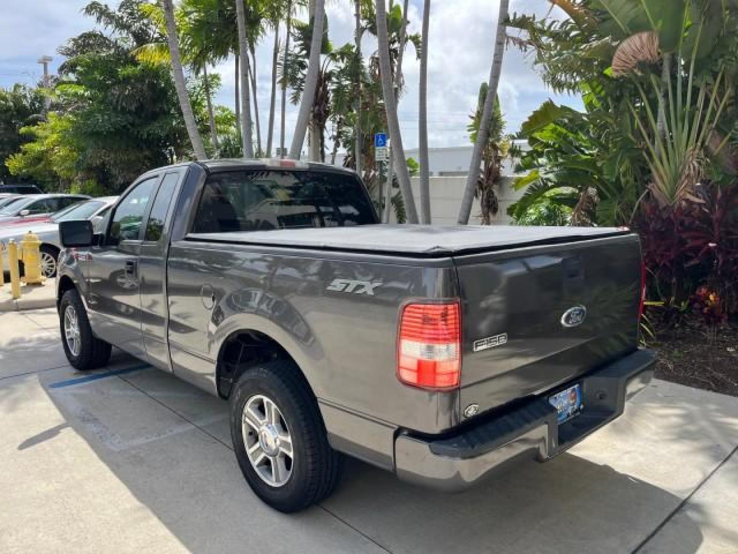 2008 Dark Shadow Grey Metallic /Flint Ford F-150 1 FL STX LOW MILES 86,909 (1FTRF12W48K) with an 4.6L EFI V8 Engine engine, Automatic transmission, located at 4701 North Dixie Hwy, Pompano Beach, FL, 33064, (954) 422-2889, 26.240938, -80.123474 - OUR WEBPAGE FLORIDACARS1.COM HAS OVER 100 PHOTOS AND FREE CARFAX LINK 2008 FORD F-150 STX ROAD READY WORK READY VIN: 1FTRF12W48KD62331 NO ACCIDENTS 4.6L V8 PICKUP NO RECALLS 6.6 FT BED 4.6L V8 F SOHC LOW MILES 86,909 GASOLINE 1 OWNER FLORIDA REAR WHEEL DRIVE 15 SERVICE RECORDS 4X2 6.6' Bed Length An - Photo#93