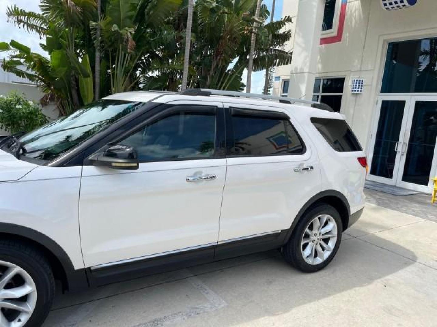 2011 White Suede /Charcoal Black Ford Explorer AWD 1 FL XLT LOW MILES 38,174 (1FMHK8D88BG) with an 3.5L Ti-VCT V6 Engine engine, Automatic transmission, located at 4701 North Dixie Hwy, Pompano Beach, FL, 33064, (954) 422-2889, 26.240938, -80.123474 - OUR WEBPAGE FLORIDACARS1.COM HAS OVER 100 PHOTOS AND FREE CARFAX LINK 2011 FORD EXPLORER XLT ROAD READY 3.5L V6 VIN: 1FMHK8D88BGA48069 1 OWNER FLORIDA 4 DOOR WAGON/SPORT UTILITY PARK SENSORS LOW MILES 38,174 AWD 3.5L V6 F DOHC 24V LEATHER PANORAMIC SUNROOF GASOLINE POWER LIFTGATE NAVIGATION 3 ROW SE - Photo#99