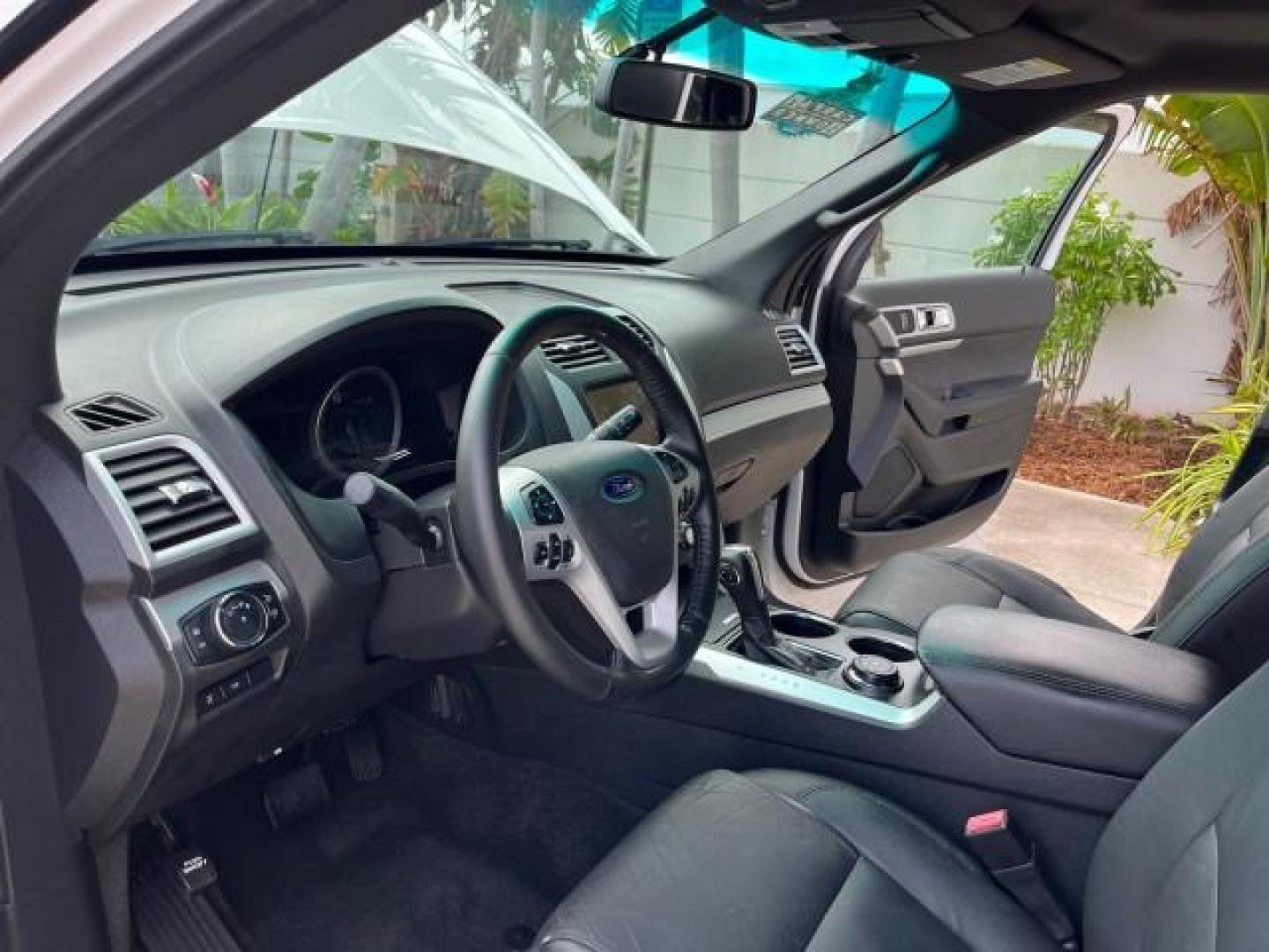 2011 White Suede /Charcoal Black Ford Explorer AWD 1 FL XLT LOW MILES 38,174 (1FMHK8D88BG) with an 3.5L Ti-VCT V6 Engine engine, Automatic transmission, located at 4701 North Dixie Hwy, Pompano Beach, FL, 33064, (954) 422-2889, 26.240938, -80.123474 - OUR WEBPAGE FLORIDACARS1.COM HAS OVER 100 PHOTOS AND FREE CARFAX LINK 2011 FORD EXPLORER XLT ROAD READY 3.5L V6 VIN: 1FMHK8D88BGA48069 1 OWNER FLORIDA 4 DOOR WAGON/SPORT UTILITY PARK SENSORS LOW MILES 38,174 AWD 3.5L V6 F DOHC 24V LEATHER PANORAMIC SUNROOF GASOLINE POWER LIFTGATE NAVIGATION 3 ROW SE - Photo#10