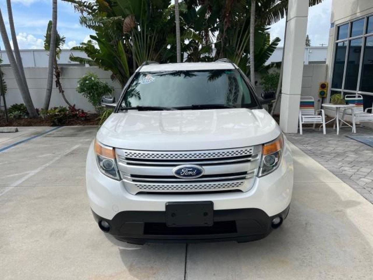 2011 White Suede /Charcoal Black Ford Explorer AWD 1 FL XLT LOW MILES 38,174 (1FMHK8D88BG) with an 3.5L Ti-VCT V6 Engine engine, Automatic transmission, located at 4701 North Dixie Hwy, Pompano Beach, FL, 33064, (954) 422-2889, 26.240938, -80.123474 - OUR WEBPAGE FLORIDACARS1.COM HAS OVER 100 PHOTOS AND FREE CARFAX LINK 2011 FORD EXPLORER XLT ROAD READY 3.5L V6 VIN: 1FMHK8D88BGA48069 1 OWNER FLORIDA 4 DOOR WAGON/SPORT UTILITY PARK SENSORS LOW MILES 38,174 AWD 3.5L V6 F DOHC 24V LEATHER PANORAMIC SUNROOF GASOLINE POWER LIFTGATE NAVIGATION 3 ROW SE - Photo#2