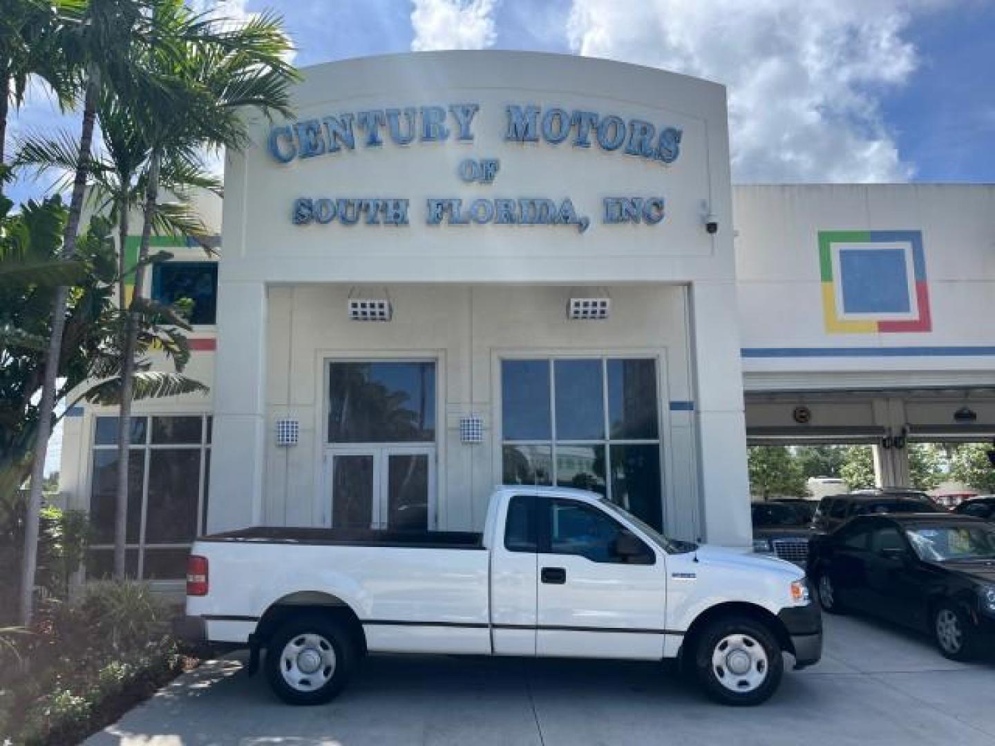 2005 Oxford White /Flint Ford F-150 1 FL XL LOW MILES 63,772 (1FTRF12245N) with an 4.2L EFI V6 Engine engine, Automatic transmission, located at 4701 North Dixie Hwy, Pompano Beach, FL, 33064, (954) 422-2889, 26.240938, -80.123474 - OUR WEBPAGE FLORIDACARS1.COM HAS OVER 100 PHOTOS AND FREE CARFAX LINK 2005 FORD F-150 XL ROAD READY WORK READY VIN: 1FTRF12245NA98700 NO ACCIDENTS 4,2L V6 4.2L V6 F OHV NO RECALLS 8.0 FT BED GASOLINE 1 OWNER FLORIDA REAR WHEEL DRIVE VERY CLEAN LOW MILES 63,772 ABS Brakes Air Conditioning CD Audio AM - Photo#0