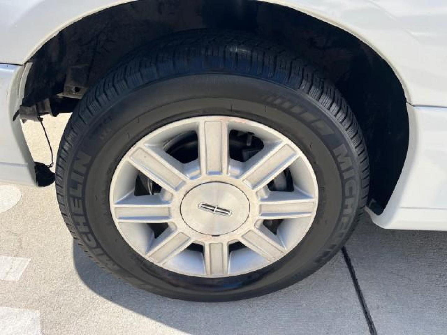 2009 Vibrant White /Black Lincoln Town Car Executive w/Limousine LO MI 79,993 (2L1FM88W09X) with an 4.6L SOHC EFI V8 Engine engine, Automatic transmission, located at 4701 North Dixie Hwy, Pompano Beach, FL, 33064, (954) 422-2889, 26.240938, -80.123474 - OUR WEBPAGE FLORIDACARS1.COM HAS OVER 100 PHOTOS AND FREE CARFAX LINK 2009 LINCOLN TOWN CAR EXECUTIVE L ROAD READY WORK READY VIN: 2L1FM88W09X601250 NO ACCIDENTS 4.6L V8 LIMOUSINE DA BRYAN COACH NO RECALLS 24 MPG 4.6L V8 F SOHC 16V 27 FT LONG LEATHER SEATS GASOLINE 7 PASSENGERS LOW MILES 79,993 REAR - Photo#19