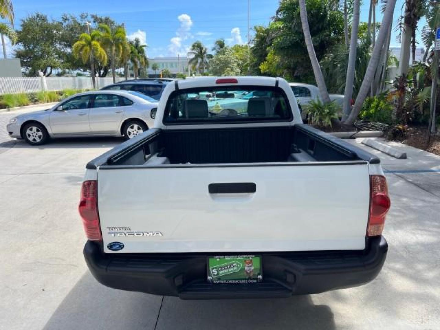 2007 Super White /Gray Toyota Tacoma AUTO AC LOW MILES 48,770 (5TENX22N27Z) with an 2.7L DOHC EFI 16-Valve I4 VVT-i Engine engine, Automatic transmission, located at 4701 North Dixie Hwy, Pompano Beach, FL, 33064, (954) 422-2889, 26.240938, -80.123474 - OUR WEBPAGE FLORIDACARS1.COM HAS OVER 100 PHOTOS AND FREE CARFAX LINK 2007 TOYOTA TACOMA ROAD READY WORK READY VIN: 5TENX22N27Z342629 NO RECALLS 2.7L I4 PICKUP LOW MILES 48,770 2.7L I4 F DOHC 16V 6,1 FT BED LENGTH GASOLINE 6 SERVICE RECORDS REAR WHEEL DRIVE 28 MPG 6.1' Bed Length Braking Assist Elec - Photo#84