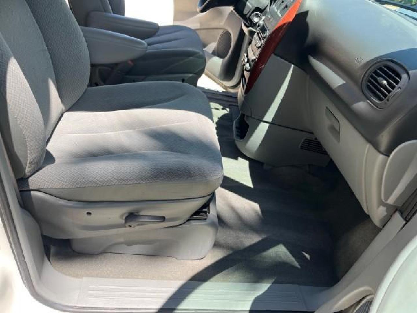 2005 Stone White /Med Slate Gray Chrysler Town and Country LOW MILES 54,735 (1C4GP45R85B) with an 3.3L OHV SMPI V6 Engine engine, Automatic transmission, located at 4701 North Dixie Hwy, Pompano Beach, FL, 33064, (954) 422-2889, 26.240938, -80.123474 - OUR WEBPAGE FLORIDACARS1.COM HAS OVER 100 PHOTOS AND FREE CARFAX LINK 2005 CHRYSLER TOWN AND COUNTRY ROAD READY 3.3L V6 VIN: 1C4GP45R85B317450 NO ACCIDENTS VAN NO RECALLS 3.3L V6 F OHV 24V FLORIDA OWNER GASOLINE POWER SEATS/MIRRORS LOW MILES 54,735 FRONT WHEEL DRIVE 20 SERVICE RECORDS 3 ROW SEATS 26 - Photo#25