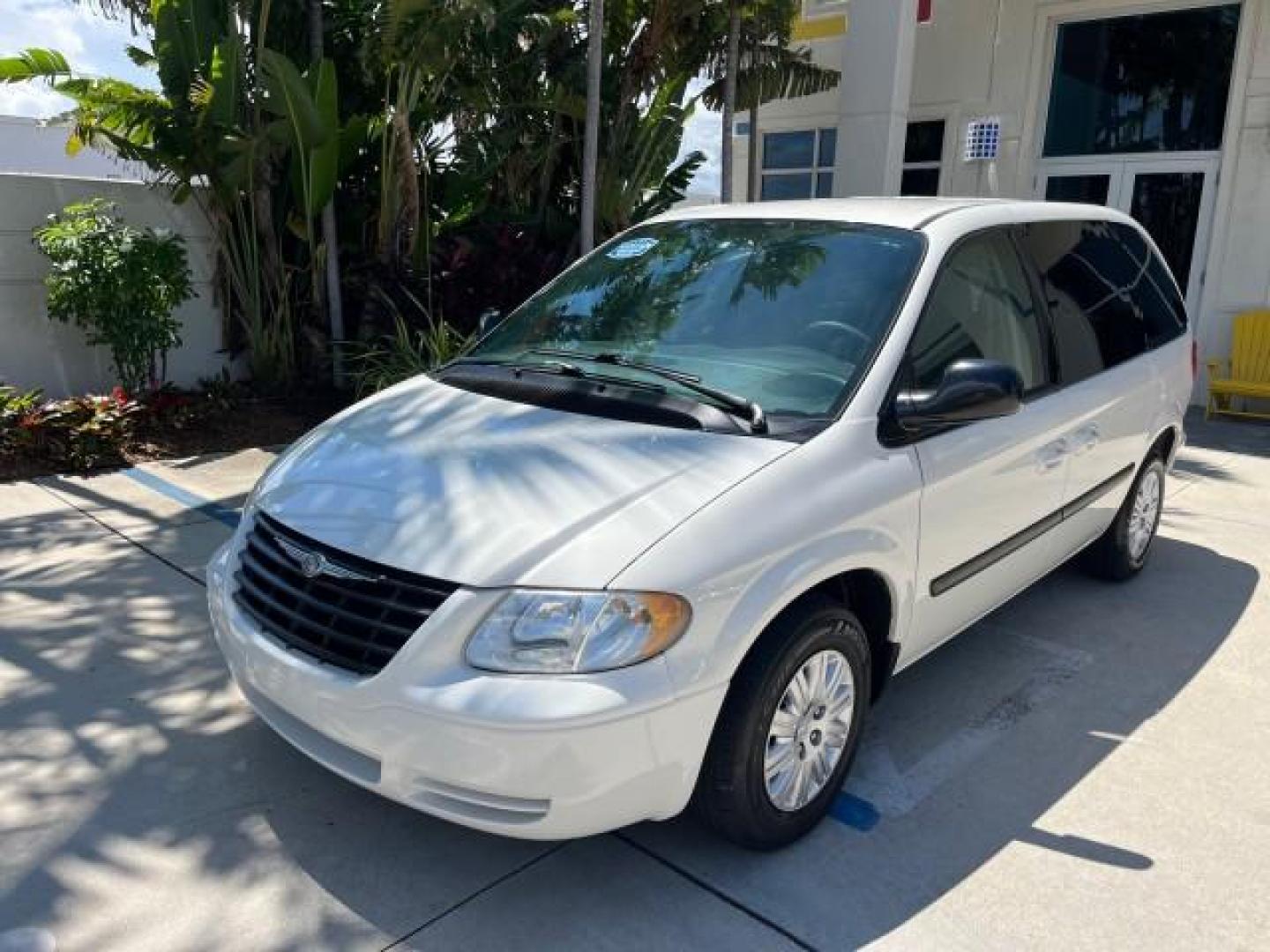 2005 Stone White /Med Slate Gray Chrysler Town and Country LOW MILES 54,735 (1C4GP45R85B) with an 3.3L OHV SMPI V6 Engine engine, Automatic transmission, located at 4701 North Dixie Hwy, Pompano Beach, FL, 33064, (954) 422-2889, 26.240938, -80.123474 - OUR WEBPAGE FLORIDACARS1.COM HAS OVER 100 PHOTOS AND FREE CARFAX LINK 2005 CHRYSLER TOWN AND COUNTRY ROAD READY 3.3L V6 VIN: 1C4GP45R85B317450 NO ACCIDENTS VAN NO RECALLS 3.3L V6 F OHV 24V FLORIDA OWNER GASOLINE POWER SEATS/MIRRORS LOW MILES 54,735 FRONT WHEEL DRIVE 20 SERVICE RECORDS 3 ROW SEATS 26 - Photo#94