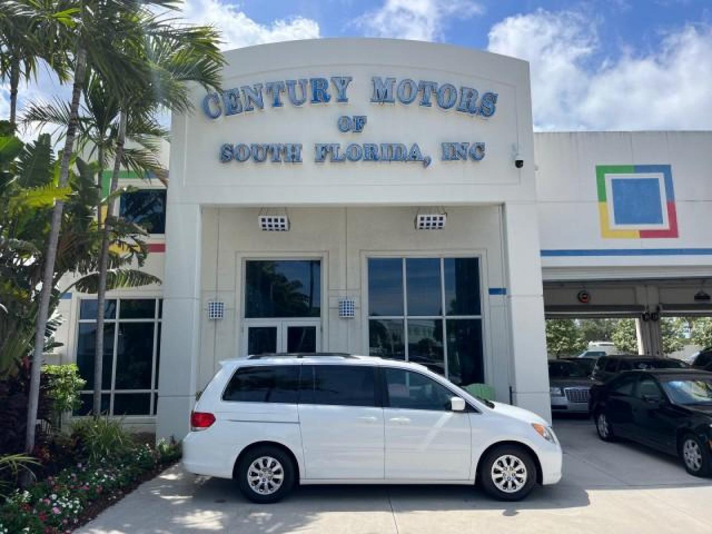 2010 Taffeta White /Ivory Honda Odyssey 1 FL EX-L LOW MILES 60,630 (5FNRL3H69AB) with an 3.5L SOHC MPFI 24-Valve i-VTEC V6 Engine engine, Automatic transmission, located at 4701 North Dixie Hwy, Pompano Beach, FL, 33064, (954) 422-2889, 26.240938, -80.123474 - OUR WEBPAGE FLORIDACARS1.COM HAS OVER 100 PHOTOS AND FREE CARFAX LINK 2010 HONDA ODYSSEY EX-L ROAD READY 3.5L V6 VIN: 5FNRL3H69AB062878 POWER LIFTGATE NO ACCIDENTS NO RECALLS VAN 1 OWNER FLORIDA 3 ROW LEATHER SEATS 3.5L V6 F SOHC 24V LOW MILES 60,630 POWER SUNROOF GASOLINE BACK UP CAMERA POWER SLIDI - Photo#0