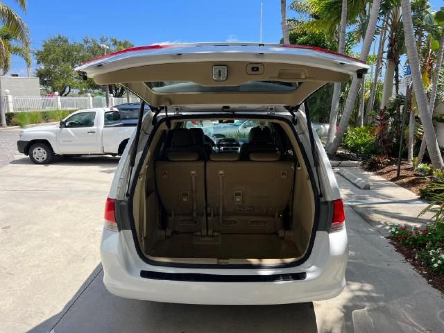 2010 Taffeta White /Ivory Honda Odyssey 1 FL EX-L LOW MILES 60,630 (5FNRL3H69AB) with an 3.5L SOHC MPFI 24-Valve i-VTEC V6 Engine engine, Automatic transmission, located at 4701 North Dixie Hwy, Pompano Beach, FL, 33064, (954) 422-2889, 26.240938, -80.123474 - OUR WEBPAGE FLORIDACARS1.COM HAS OVER 100 PHOTOS AND FREE CARFAX LINK 2010 HONDA ODYSSEY EX-L ROAD READY 3.5L V6 VIN: 5FNRL3H69AB062878 POWER LIFTGATE NO ACCIDENTS NO RECALLS VAN 1 OWNER FLORIDA 3 ROW LEATHER SEATS 3.5L V6 F SOHC 24V LOW MILES 60,630 POWER SUNROOF GASOLINE BACK UP CAMERA POWER SLIDI - Photo#15