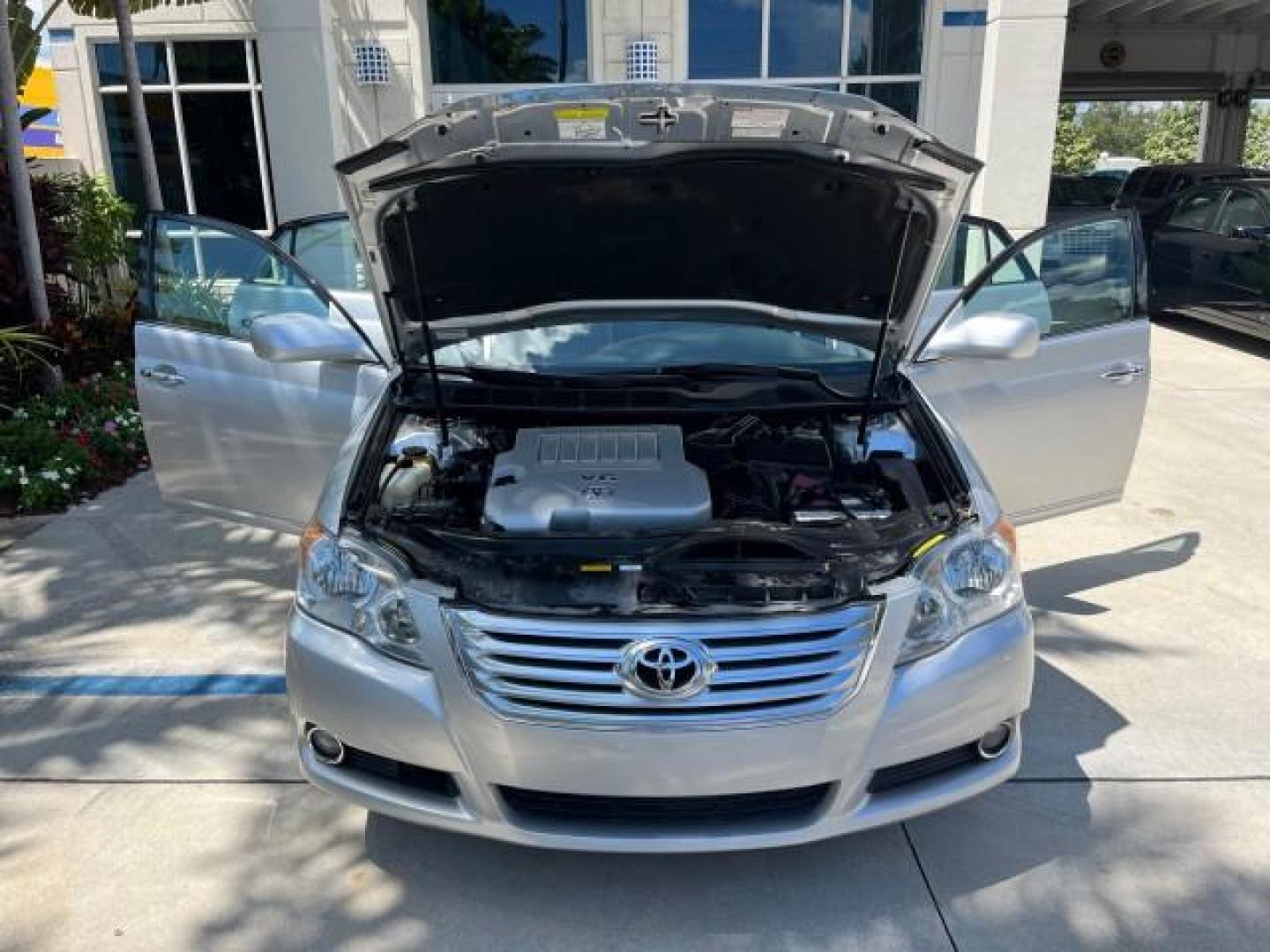 2008 Classic Silver Metallic /Graphite Toyota Avalon 1 FL Limited LOW MILES 80,351 (4T1BK36B88U) with an 3.5L DOHC EFI 24-Valve V6 Engine engine, Automatic transmission, located at 4701 North Dixie Hwy, Pompano Beach, FL, 33064, (954) 422-2889, 26.240938, -80.123474 - OUR WEBPAGE FLORIDACARS1.COM HAS OVER 100 PHOTOS AND FREE CARFAX LINK 2008 TOYOTA AVALON TOURING LIMITED ROAD READY 3.5L V6 VIN: 4T1BK36B88U293675 PUSH START BUTTON NO ACCIDENTS 28 MPG SEDAN 4 DR COOLED/HEATED SEATS NO RECALLS 3.5L V6 F DOHC 24V NAVIGATION 1 OWNER FLORIDA GASOLINE POWER SUNROOF LOW - Photo#16