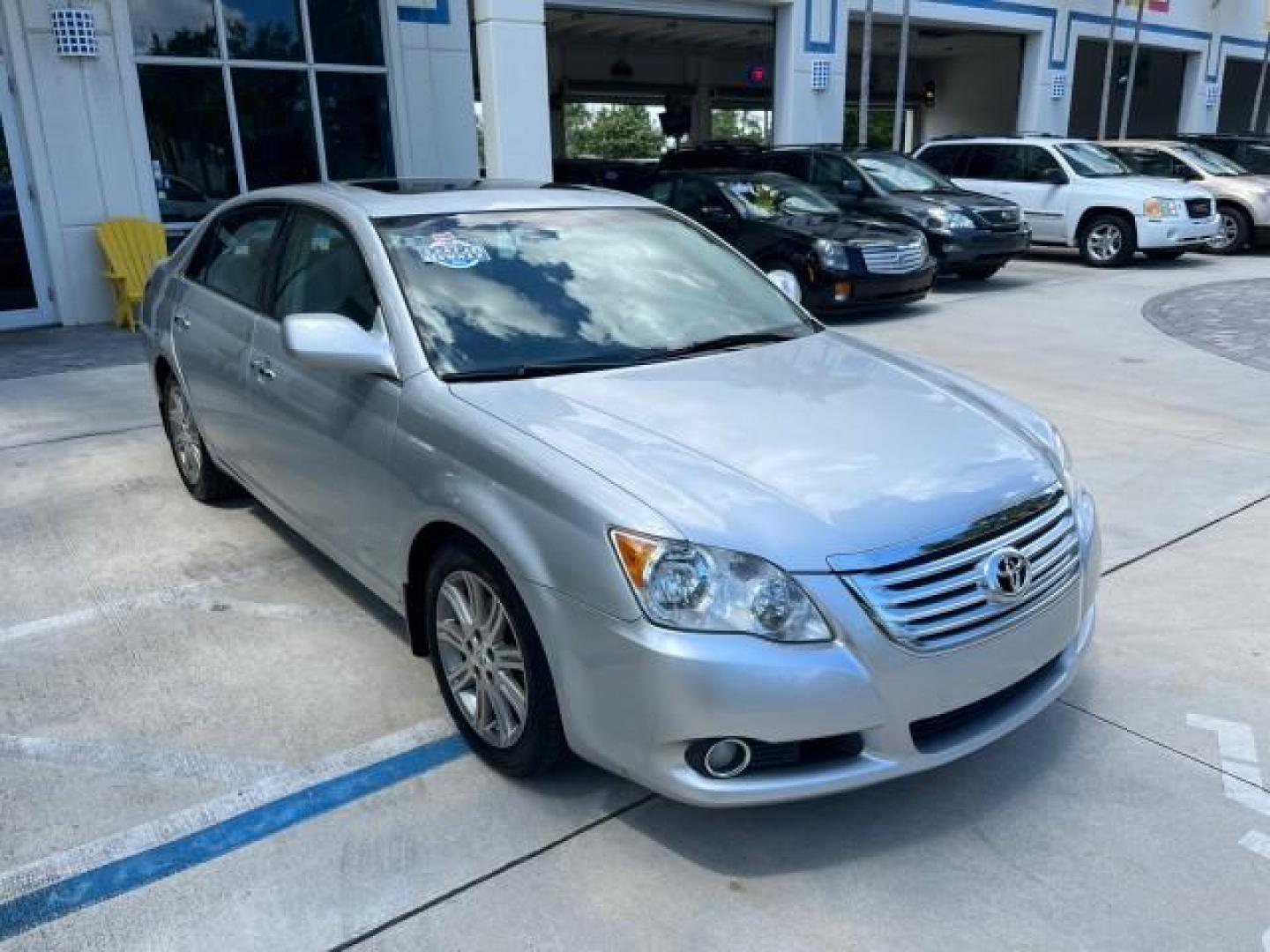 2008 Classic Silver Metallic /Graphite Toyota Avalon 1 FL Limited LOW MILES 80,351 (4T1BK36B88U) with an 3.5L DOHC EFI 24-Valve V6 Engine engine, Automatic transmission, located at 4701 North Dixie Hwy, Pompano Beach, FL, 33064, (954) 422-2889, 26.240938, -80.123474 - OUR WEBPAGE FLORIDACARS1.COM HAS OVER 100 PHOTOS AND FREE CARFAX LINK 2008 TOYOTA AVALON TOURING LIMITED ROAD READY 3.5L V6 VIN: 4T1BK36B88U293675 PUSH START BUTTON NO ACCIDENTS 28 MPG SEDAN 4 DR COOLED/HEATED SEATS NO RECALLS 3.5L V6 F DOHC 24V NAVIGATION 1 OWNER FLORIDA GASOLINE POWER SUNROOF LOW - Photo#87