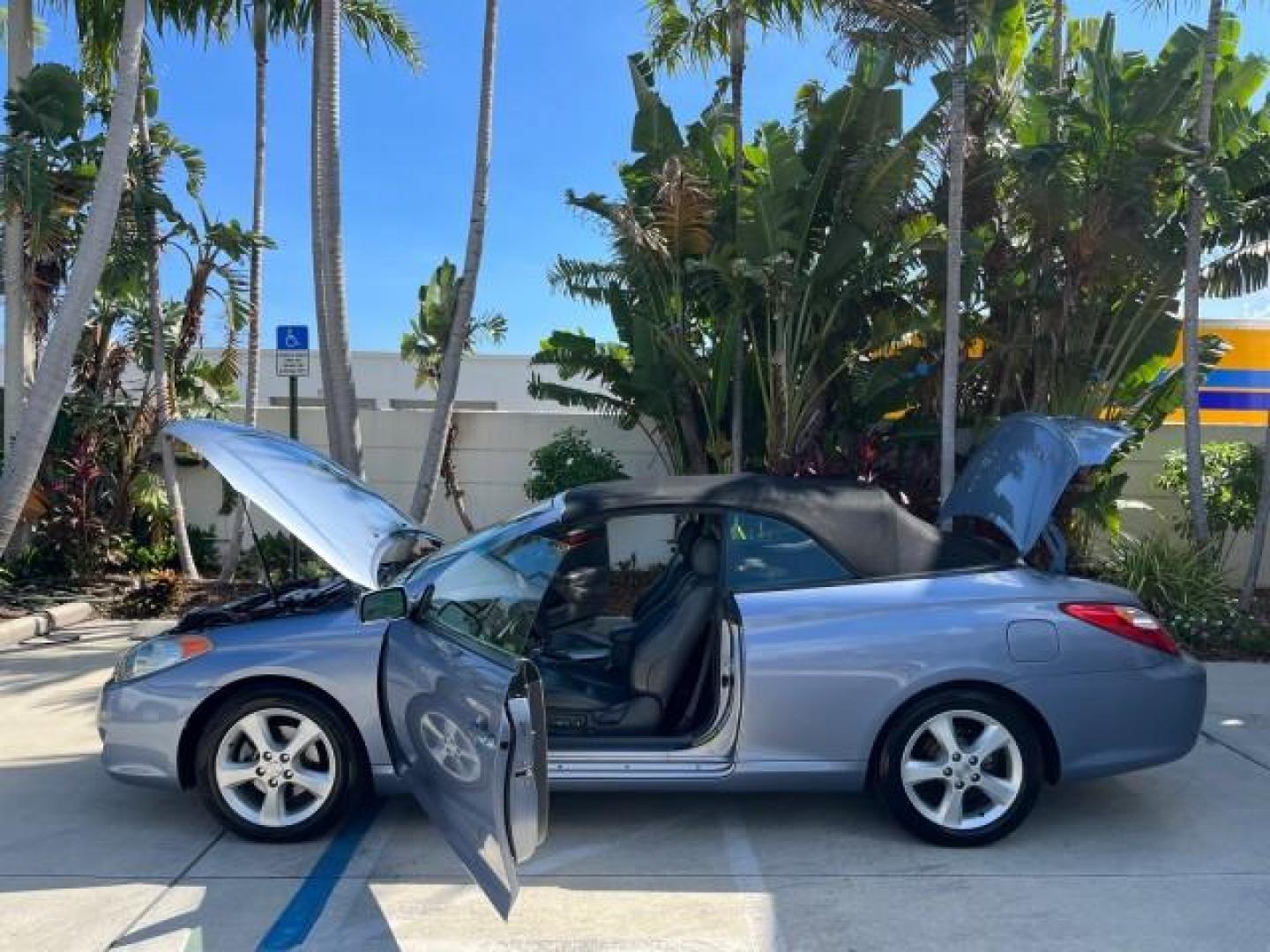 2004 Cosmic Blue Metallic /Dark Stone Toyota Camry Solara CONV 1 FL SLE LOW MILES 85,543 (4T1FA38P94U) with an 3.3L DOHC SMPI VVT-i 24-Valve V6 Engine engine, Automatic transmission, located at 4701 North Dixie Hwy, Pompano Beach, FL, 33064, (954) 422-2889, 26.240938, -80.123474 - OUR WEBPAGE FLORIDACARS1.COM HAS OVER 100 PHOTOS AND FREE CARFAX LINK 2004 TOYOTA CAMRY SOLARA SE V6 ROAD READY 3.3L V6 VIN: 4T1FA38P94U034135 NO RECALLS 29 MPG CONVERTIBLE POWER CONVERTIBLE TOP 3.3L V6 F DOHC 24V POWER LEATHER SEATS GASOLINE 1 OWNER FLORIDA FRONT WHEEL DRIVE 10 SERVICE RECORDS LOW - Photo#8