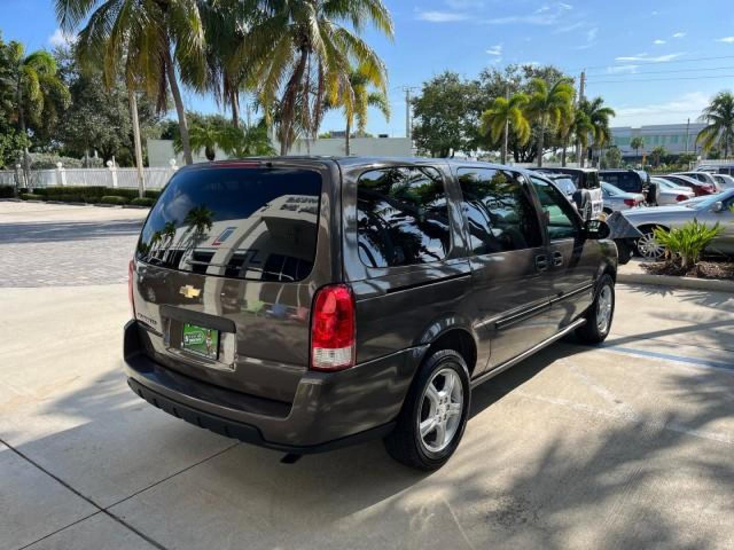 2008 Desert Brown Metallic /Cashmere Chevrolet Uplander VAN LS LOW MILES 47,919 (1GNDV23168D) with an 3.9L V6 SFI Engine engine, Automatic transmission, located at 4701 North Dixie Hwy, Pompano Beach, FL, 33064, (954) 422-2889, 26.240938, -80.123474 - OUR WEBPAGE FLORIDACARS1.COM HAS OVER 100 PHOTOS AND FREE CARFAX LINK 2008 CHEVROLET UPLANDER LS ROAD READY 3.9L V6 VIN: 1GNDV23168D130721 NO ACCIDENTS VAN NO RECALLS 25 MPG 3.9L V6 F LOW MILES 47,919 GASOLINE 3 ROW SEATS FRONT WHEEL DRIVE POWER SEATS/MIRRORS 12 SERVICE RECORDS Anti-Theft System Con - Photo#7