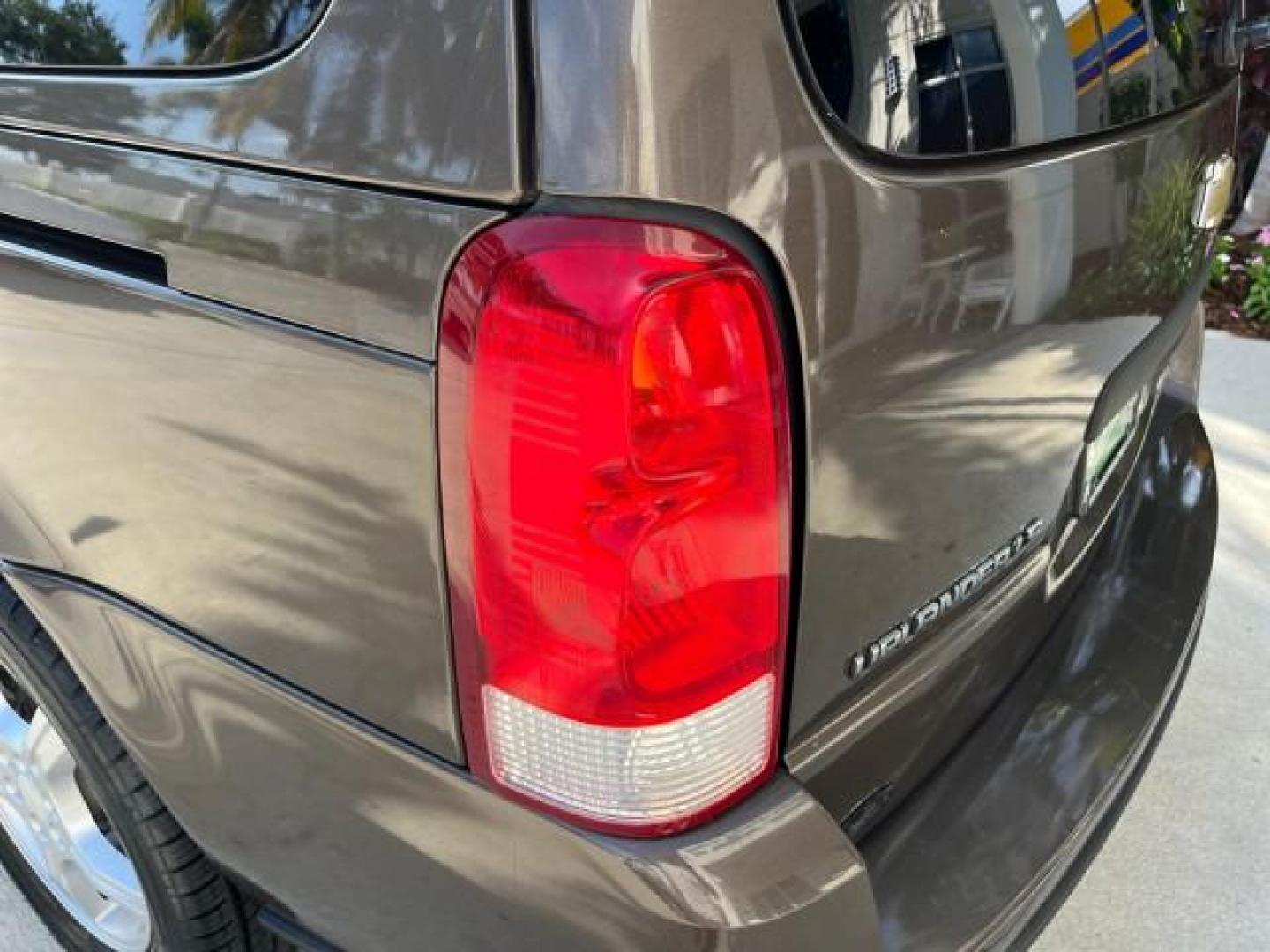 2008 Desert Brown Metallic /Cashmere Chevrolet Uplander VAN LS LOW MILES 47,919 (1GNDV23168D) with an 3.9L V6 SFI Engine engine, Automatic transmission, located at 4701 North Dixie Hwy, Pompano Beach, FL, 33064, (954) 422-2889, 26.240938, -80.123474 - OUR WEBPAGE FLORIDACARS1.COM HAS OVER 100 PHOTOS AND FREE CARFAX LINK 2008 CHEVROLET UPLANDER LS ROAD READY 3.9L V6 VIN: 1GNDV23168D130721 NO ACCIDENTS VAN NO RECALLS 25 MPG 3.9L V6 F LOW MILES 47,919 GASOLINE 3 ROW SEATS FRONT WHEEL DRIVE POWER SEATS/MIRRORS 12 SERVICE RECORDS Anti-Theft System Con - Photo#96