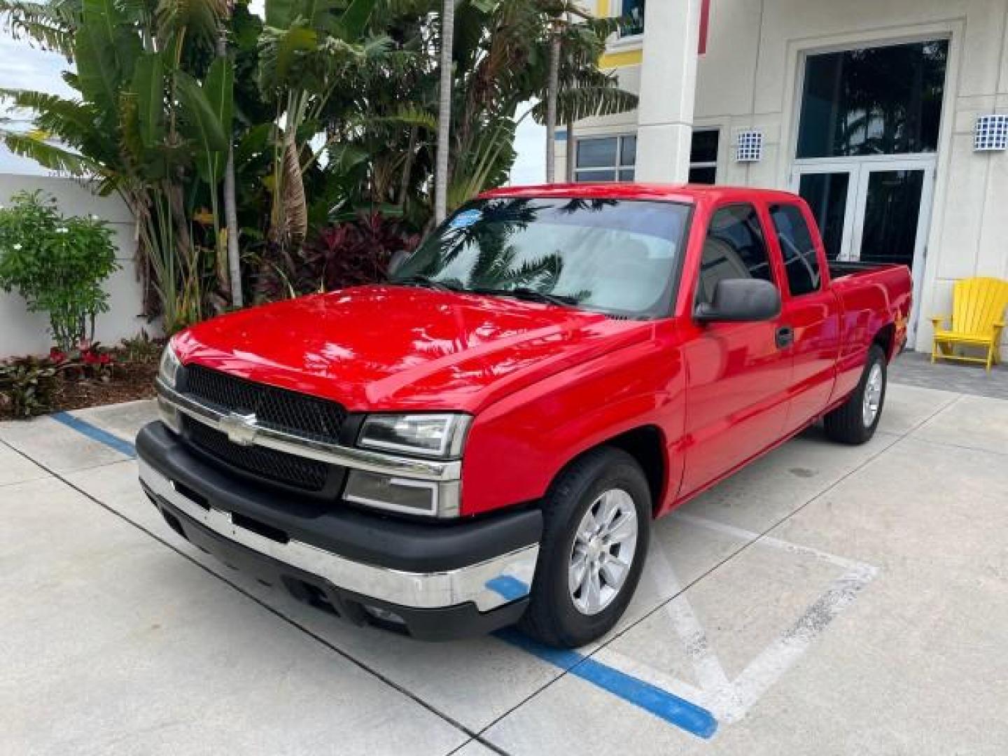 2005 Sport Red Metallic /Medium Gray Chevrolet Silverado 1500 4 DR LOW MILES 79,987 (1GCEC19X25Z) with an 4.3L Vortec 4300 V6 MFI Engine engine, Automatic transmission, located at 4701 North Dixie Hwy, Pompano Beach, FL, 33064, (954) 422-2889, 26.240938, -80.123474 - OUR WEBPAGE FLORIDACARS1.COM HAS OVER 100 PHOTOS AND FREE CARFAX LINK 2005 CHEVROLET SILVERADO 1500 ROAD READY WORK READY VIN: 1GCEC19X25Z205566 NO ACCIDENTS 6,6 FT BED 4 DOOR EXTENDED CAB PICKUP NO RECALLS 4.3L V6 4.3L V6 F FLORIDA OWNER GASOLINE BLUETOOTH LOW MILES 79,987 REAR WHEEL DRIVE BACK UP - Photo#60