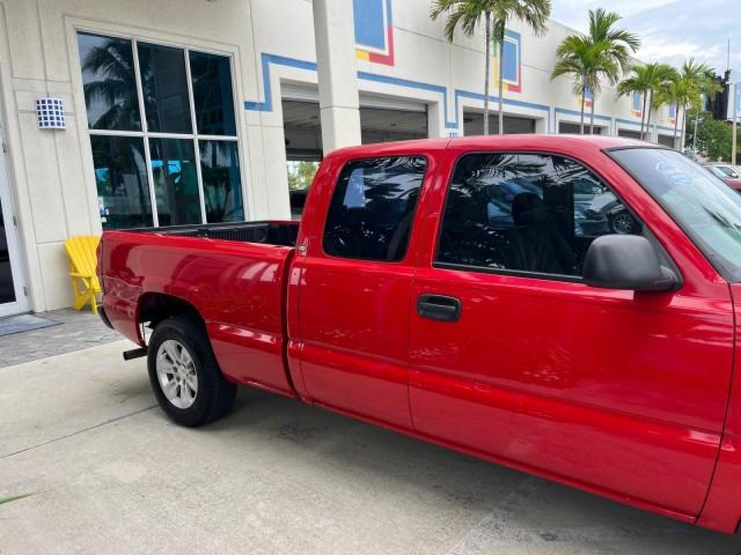 2005 Sport Red Metallic /Medium Gray Chevrolet Silverado 1500 4 DR LOW MILES 79,987 (1GCEC19X25Z) with an 4.3L Vortec 4300 V6 MFI Engine engine, Automatic transmission, located at 4701 North Dixie Hwy, Pompano Beach, FL, 33064, (954) 422-2889, 26.240938, -80.123474 - OUR WEBPAGE FLORIDACARS1.COM HAS OVER 100 PHOTOS AND FREE CARFAX LINK 2005 CHEVROLET SILVERADO 1500 ROAD READY WORK READY VIN: 1GCEC19X25Z205566 NO ACCIDENTS 6,6 FT BED 4 DOOR EXTENDED CAB PICKUP NO RECALLS 4.3L V6 4.3L V6 F FLORIDA OWNER GASOLINE BLUETOOTH LOW MILES 79,987 REAR WHEEL DRIVE BACK UP - Photo#74