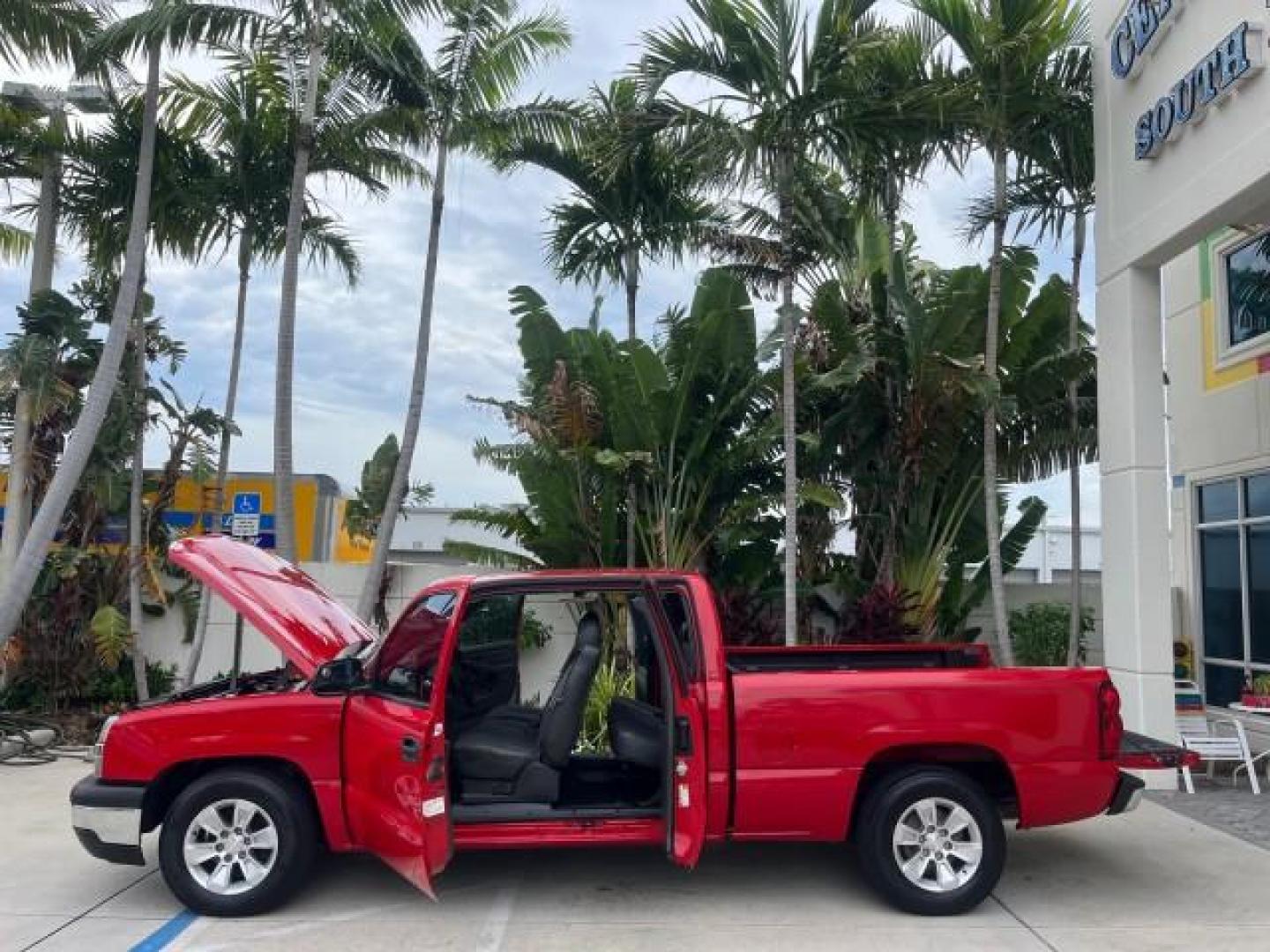 2005 Sport Red Metallic /Medium Gray Chevrolet Silverado 1500 4 DR LOW MILES 79,987 (1GCEC19X25Z) with an 4.3L Vortec 4300 V6 MFI Engine engine, Automatic transmission, located at 4701 North Dixie Hwy, Pompano Beach, FL, 33064, (954) 422-2889, 26.240938, -80.123474 - OUR WEBPAGE FLORIDACARS1.COM HAS OVER 100 PHOTOS AND FREE CARFAX LINK 2005 CHEVROLET SILVERADO 1500 ROAD READY WORK READY VIN: 1GCEC19X25Z205566 NO ACCIDENTS 6,6 FT BED 4 DOOR EXTENDED CAB PICKUP NO RECALLS 4.3L V6 4.3L V6 F FLORIDA OWNER GASOLINE BLUETOOTH LOW MILES 79,987 REAR WHEEL DRIVE BACK UP - Photo#8