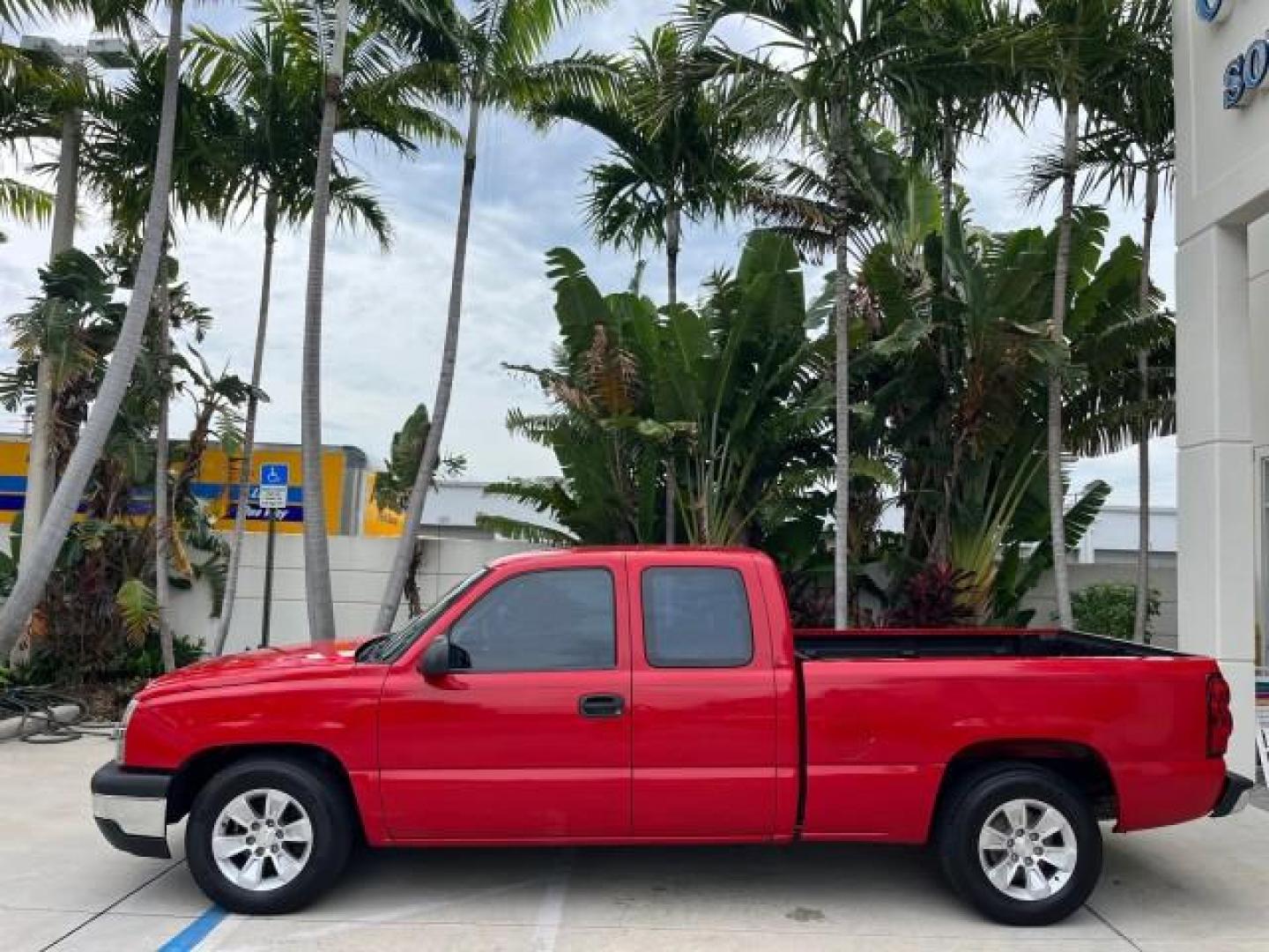 2005 Sport Red Metallic /Medium Gray Chevrolet Silverado 1500 4 DR LOW MILES 79,987 (1GCEC19X25Z) with an 4.3L Vortec 4300 V6 MFI Engine engine, Automatic transmission, located at 4701 North Dixie Hwy, Pompano Beach, FL, 33064, (954) 422-2889, 26.240938, -80.123474 - OUR WEBPAGE FLORIDACARS1.COM HAS OVER 100 PHOTOS AND FREE CARFAX LINK 2005 CHEVROLET SILVERADO 1500 ROAD READY WORK READY VIN: 1GCEC19X25Z205566 NO ACCIDENTS 6,6 FT BED 4 DOOR EXTENDED CAB PICKUP NO RECALLS 4.3L V6 4.3L V6 F FLORIDA OWNER GASOLINE BLUETOOTH LOW MILES 79,987 REAR WHEEL DRIVE BACK UP - Photo#89