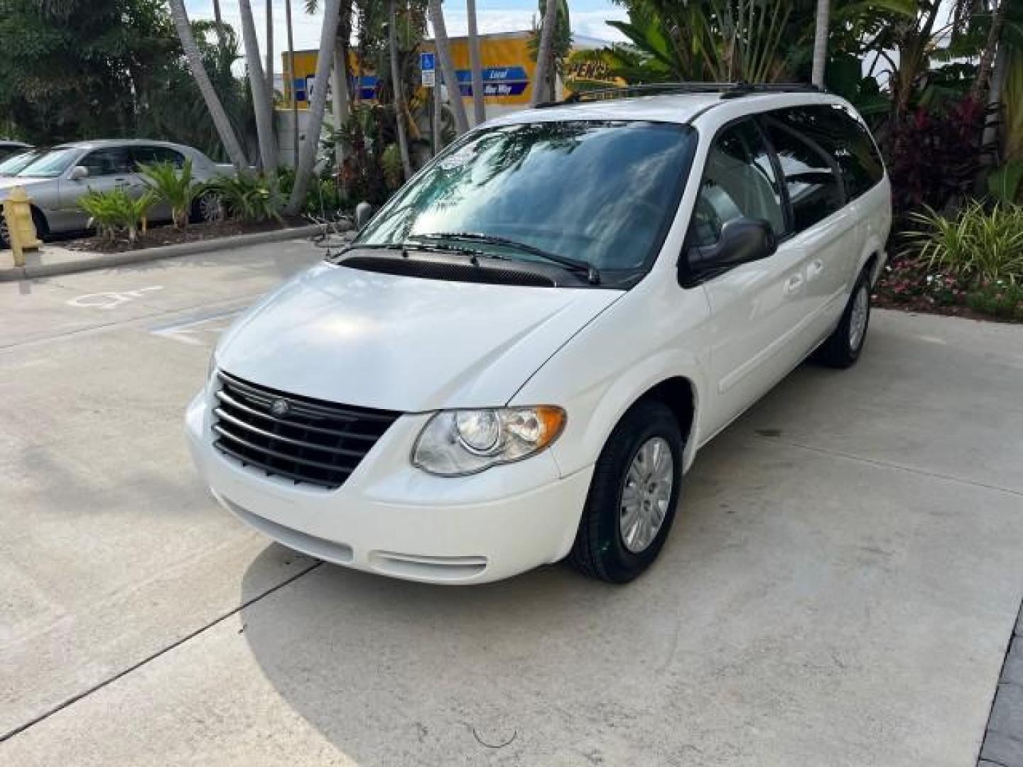 2005 Stone White /Med Slate Gray Chrysler Town and Country 1 OWNER LX LOW MILES 50,763 (2C4GP44R25R) with an 3.3L OHV SMPI V6 Engine engine, Automatic transmission, located at 4701 North Dixie Hwy, Pompano Beach, FL, 33064, (954) 422-2889, 26.240938, -80.123474 - OUR WEBPAGE FLORIDACARS1.COM HAS OVER 100 PHOTOS AND FREE CARFAX LINK 2005 CHRYSLER TOWN AND COUNTRY LX ROAD READY 3.3L V6 VIN: 2C4GP44R25R227228 NO ACCIDENTS VAN NO RECALLS 3.3L V6 F OHV 24V 1 OWNER 26 MPG GASOLINE POWER SEATS/MIRRORS LOW MILES 50,763 FRONT WHEEL DRIVE 40 SERVICE RECORDS 3 ROW SEAT - Photo#3