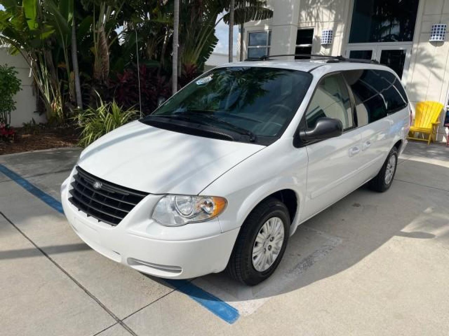 2005 Stone White /Med Slate Gray Chrysler Town and Country 1 OWNER LX LOW MILES 50,763 (2C4GP44R25R) with an 3.3L OHV SMPI V6 Engine engine, Automatic transmission, located at 4701 North Dixie Hwy, Pompano Beach, FL, 33064, (954) 422-2889, 26.240938, -80.123474 - OUR WEBPAGE FLORIDACARS1.COM HAS OVER 100 PHOTOS AND FREE CARFAX LINK 2005 CHRYSLER TOWN AND COUNTRY LX ROAD READY 3.3L V6 VIN: 2C4GP44R25R227228 NO ACCIDENTS VAN NO RECALLS 3.3L V6 F OHV 24V 1 OWNER 26 MPG GASOLINE POWER SEATS/MIRRORS LOW MILES 50,763 FRONT WHEEL DRIVE 40 SERVICE RECORDS 3 ROW SEAT - Photo#84