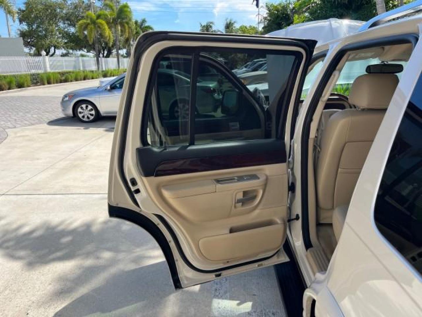 2005 Light French Silk Metallic /Camel Lincoln Aviator SUV LOW MILES 80,310 (5LMEU68H75Z) with an 4.6L DOHC 32-Valve V8 Engine engine, Automatic transmission, located at 4701 North Dixie Hwy, Pompano Beach, FL, 33064, (954) 422-2889, 26.240938, -80.123474 - OUR WEBPAGE FLORIDACARS1.COM HAS OVER 100 PHOTOS AND FREE CARFAX LINK 2005 LINCOLN AVIATOR LUXURY ROAD READY 4.6L V8 VIN: 5LMEU68H75ZJ19344 NO ACCIDENTS 4 DOOR WAGON/SPORT UTILITY NO RECALLS FL OWNER 4.6L V8 F DOHC LOW MILES 80,310 GASOLINE PARK SENSORS 3 ROW LEATHER SEATS REAR WHEEL DRIVE 15 SERVIC - Photo#13