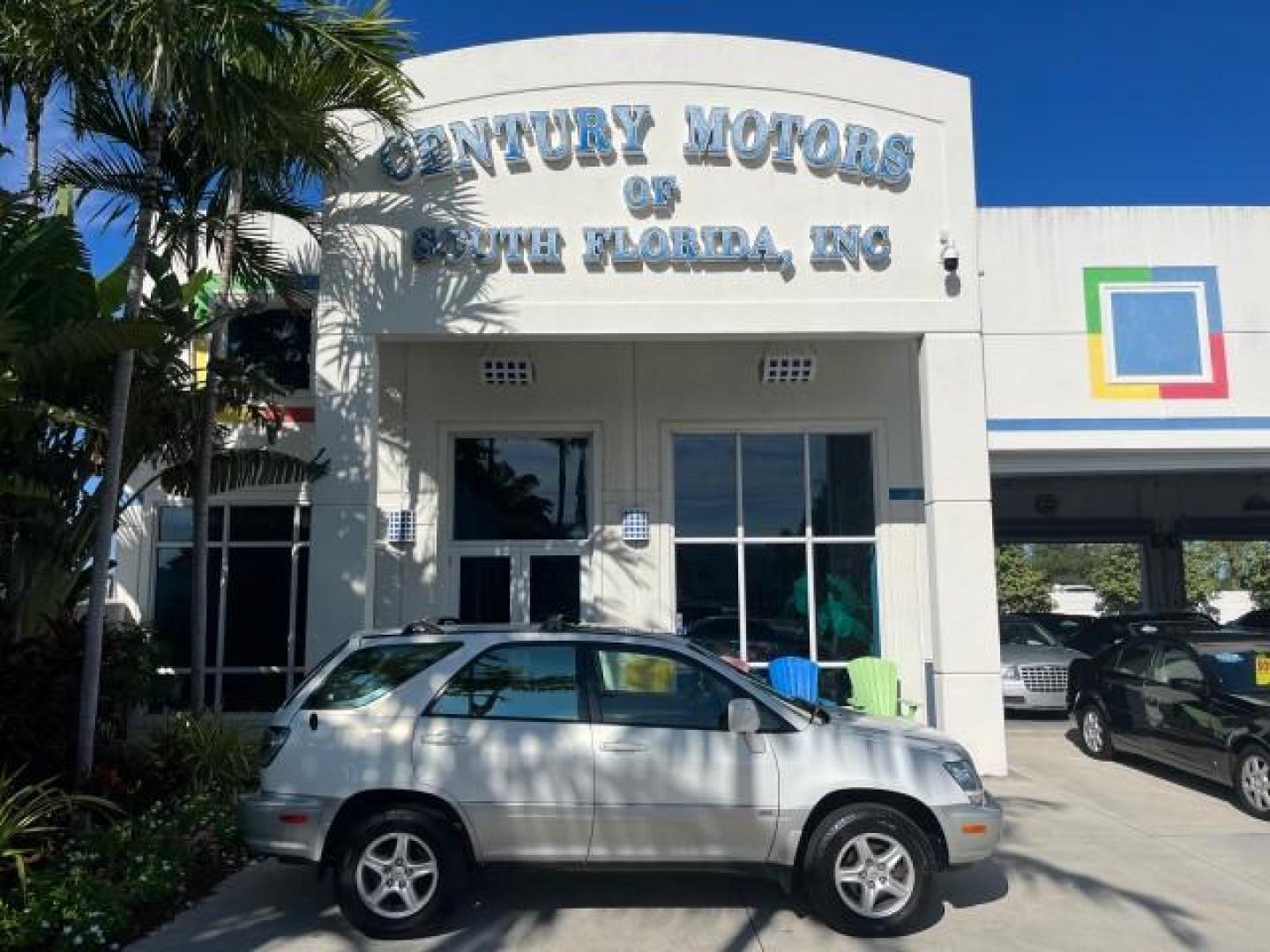 2002 White Gold Crystal /Ivory Lexus RX 300 1 FL LOW MILES 60,785 (JTJHF10U620) with an 3.0L Aluminum 24-Valve V6 Engine engine, Automatic transmission, located at 4701 North Dixie Hwy, Pompano Beach, FL, 33064, (954) 422-2889, 26.240938, -80.123474 - OUR WEBPAGE FLORIDACARS1.COM HAS OVER 100 PHOTOS AND FREE CARFAX LINK 2002 LEXUS RX 300 ROAD READY 3.OL V6 VIN: JTJHF10U620245623 NO RECALLS SUNROOF 4 DOOR WAGON/SPORT UTILITY ALL WHEEL DRIVE 3.0L V6 F 24V POWER LEATHER SEATS GASOLINE 1 OWNER FLORIDA ALL WHEEL DRIVE NEW $44,382 LOW MILES 60,785 AWD - Photo#0