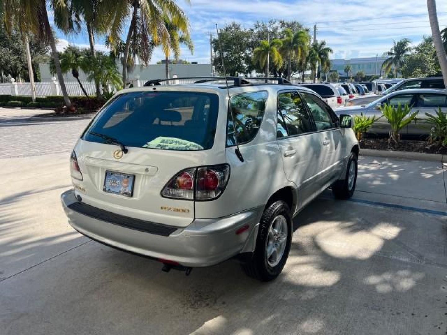 2002 White Gold Crystal /Ivory Lexus RX 300 1 FL LOW MILES 60,785 (JTJHF10U620) with an 3.0L Aluminum 24-Valve V6 Engine engine, Automatic transmission, located at 4701 North Dixie Hwy, Pompano Beach, FL, 33064, (954) 422-2889, 26.240938, -80.123474 - OUR WEBPAGE FLORIDACARS1.COM HAS OVER 100 PHOTOS AND FREE CARFAX LINK 2002 LEXUS RX 300 ROAD READY 3.OL V6 VIN: JTJHF10U620245623 NO RECALLS SUNROOF 4 DOOR WAGON/SPORT UTILITY ALL WHEEL DRIVE 3.0L V6 F 24V POWER LEATHER SEATS GASOLINE 1 OWNER FLORIDA ALL WHEEL DRIVE NEW $44,382 LOW MILES 60,785 AWD - Photo#7