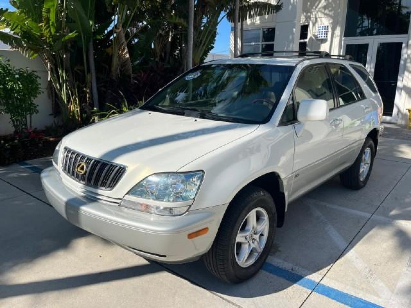 2002 White Gold Crystal /Ivory Lexus RX 300 1 FL LOW MILES 60,785 (JTJHF10U620) with an 3.0L Aluminum 24-Valve V6 Engine engine, Automatic transmission, located at 4701 North Dixie Hwy, Pompano Beach, FL, 33064, (954) 422-2889, 26.240938, -80.123474 - OUR WEBPAGE FLORIDACARS1.COM HAS OVER 100 PHOTOS AND FREE CARFAX LINK 2002 LEXUS RX 300 ROAD READY 3.OL V6 VIN: JTJHF10U620245623 NO RECALLS SUNROOF 4 DOOR WAGON/SPORT UTILITY ALL WHEEL DRIVE 3.0L V6 F 24V POWER LEATHER SEATS GASOLINE 1 OWNER FLORIDA ALL WHEEL DRIVE NEW $44,382 LOW MILES 60,785 AWD - Photo#86