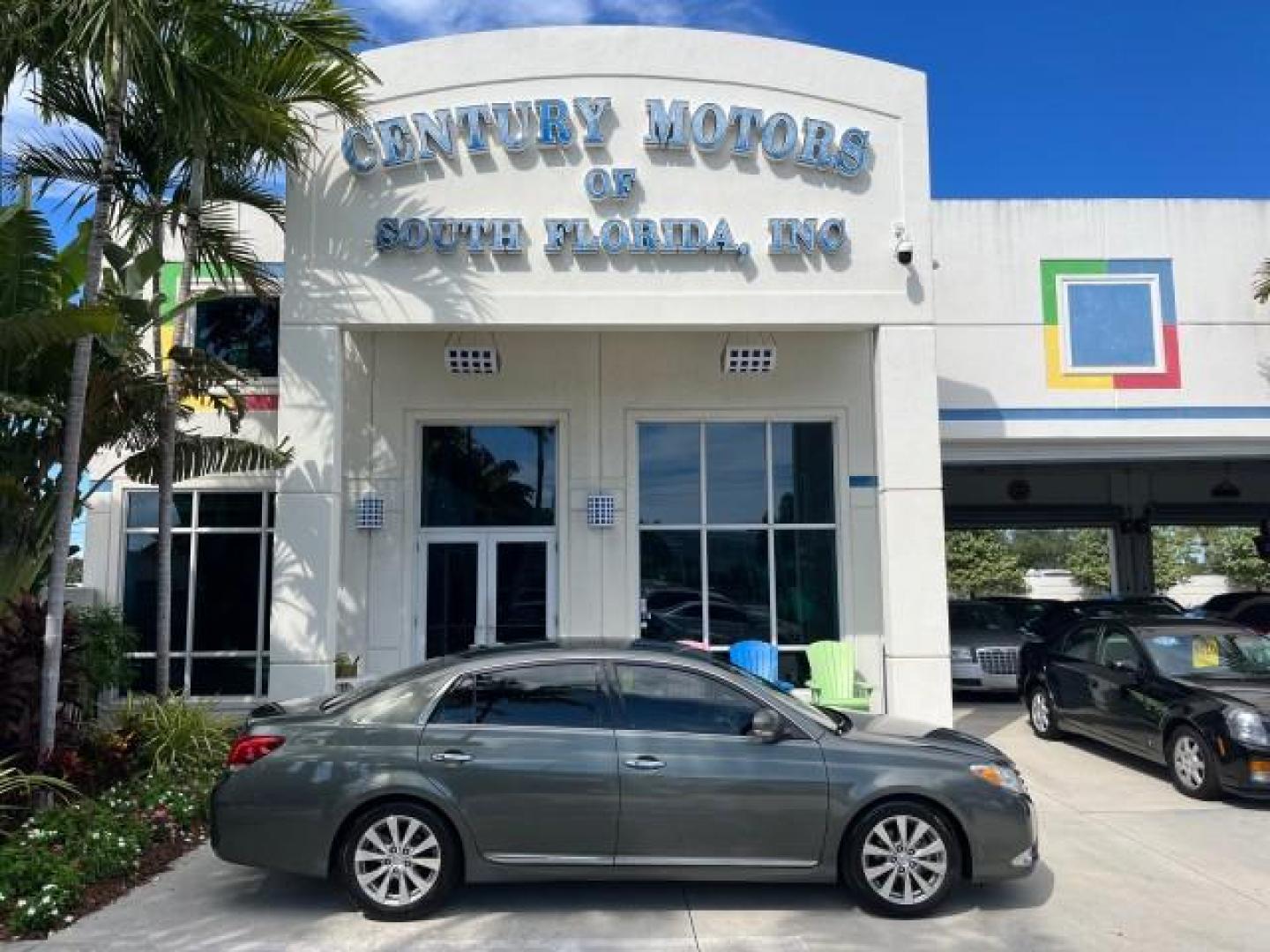 2011 Cypress Pearl /Ivory Toyota Avalon 1 FL Limited LOW MILES 22,958 (4T1BK3DB1BU) with an 3.5L DOHC EFI 24-Valve V6 Engine engine, Automatic transmission, located at 4701 North Dixie Hwy, Pompano Beach, FL, 33064, (954) 422-2889, 26.240938, -80.123474 - OUR WEBPAGE FLORIDACARS1.COM HAS OVER 100 PHOTOS AND FREE CARFAX LINK 2011 TOYOTA AVALON LIMITED ROAD READY 3.5L V6 LIMITED VIN: 4T1BK3DB1BU409132 LIMITED 1 OWNER FLORIDA 29 MPG SEDAN 4 DR DUAL AC POWER LEATHER SEATS 3.5L V6 F DOHC 24V PUSH BUTTON START NAVIGATION BACK UP CAMERA GASOLINE BLUETOOTH L - Photo#0