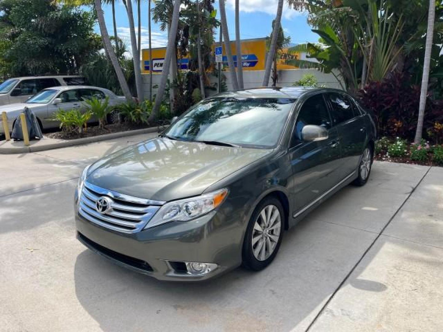 2011 Cypress Pearl /Ivory Toyota Avalon 1 FL Limited LOW MILES 22,958 (4T1BK3DB1BU) with an 3.5L DOHC EFI 24-Valve V6 Engine engine, Automatic transmission, located at 4701 North Dixie Hwy, Pompano Beach, FL, 33064, (954) 422-2889, 26.240938, -80.123474 - OUR WEBPAGE FLORIDACARS1.COM HAS OVER 100 PHOTOS AND FREE CARFAX LINK 2011 TOYOTA AVALON LIMITED ROAD READY 3.5L V6 LIMITED VIN: 4T1BK3DB1BU409132 LIMITED 1 OWNER FLORIDA 29 MPG SEDAN 4 DR DUAL AC POWER LEATHER SEATS 3.5L V6 F DOHC 24V PUSH BUTTON START NAVIGATION BACK UP CAMERA GASOLINE BLUETOOTH L - Photo#3