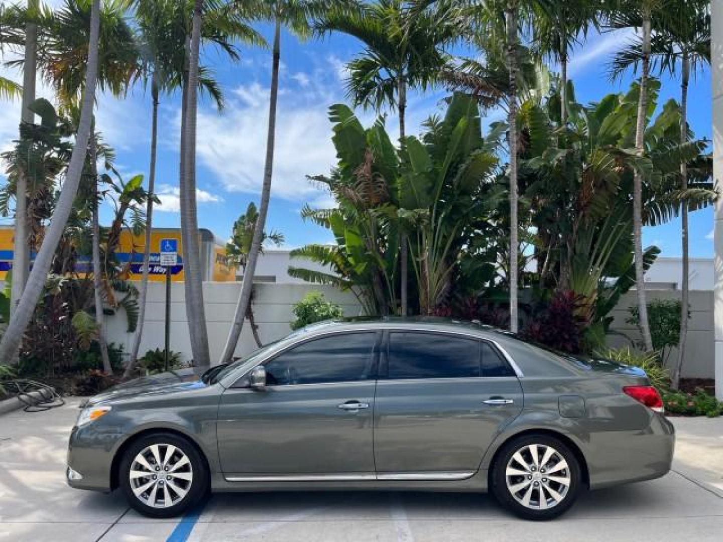 2011 Cypress Pearl /Ivory Toyota Avalon 1 FL Limited LOW MILES 22,958 (4T1BK3DB1BU) with an 3.5L DOHC EFI 24-Valve V6 Engine engine, Automatic transmission, located at 4701 North Dixie Hwy, Pompano Beach, FL, 33064, (954) 422-2889, 26.240938, -80.123474 - OUR WEBPAGE FLORIDACARS1.COM HAS OVER 100 PHOTOS AND FREE CARFAX LINK 2011 TOYOTA AVALON LIMITED ROAD READY 3.5L V6 LIMITED VIN: 4T1BK3DB1BU409132 LIMITED 1 OWNER FLORIDA 29 MPG SEDAN 4 DR DUAL AC POWER LEATHER SEATS 3.5L V6 F DOHC 24V PUSH BUTTON START NAVIGATION BACK UP CAMERA GASOLINE BLUETOOTH L - Photo#4