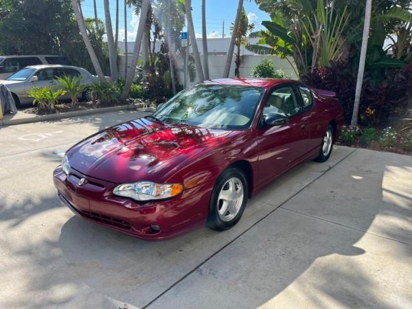 2005 Victory Red /Neutral Chevrolet Monte Carlo 1 FL LT LOW MILES 46,830 (2G1WX12K459) with an 3.8L 3800 V6 SFI Engine engine, Automatic transmission, located at 4701 North Dixie Hwy, Pompano Beach, FL, 33064, (954) 422-2889, 26.240938, -80.123474 - OUR WEBPAGE FLORIDACARS1.COM HAS OVER 100 PHOTOS AND FREE CARFAX LINK 2005 CHEVROLET MONTE CARLO LT ROAD READY 3.8L V6 VIN: 2G1WX12K459271076 NO ACCIDENTS 30 MPG COUPE NO RECALLS 3.8L V6 F OHV THE BEST 1 OWNER FLORIDA GASOLINE LOW MILES 46,830 FRONT WHEEL DRIVE POWER LEATHER SEATS Alloy Wheels Autom - Photo#3