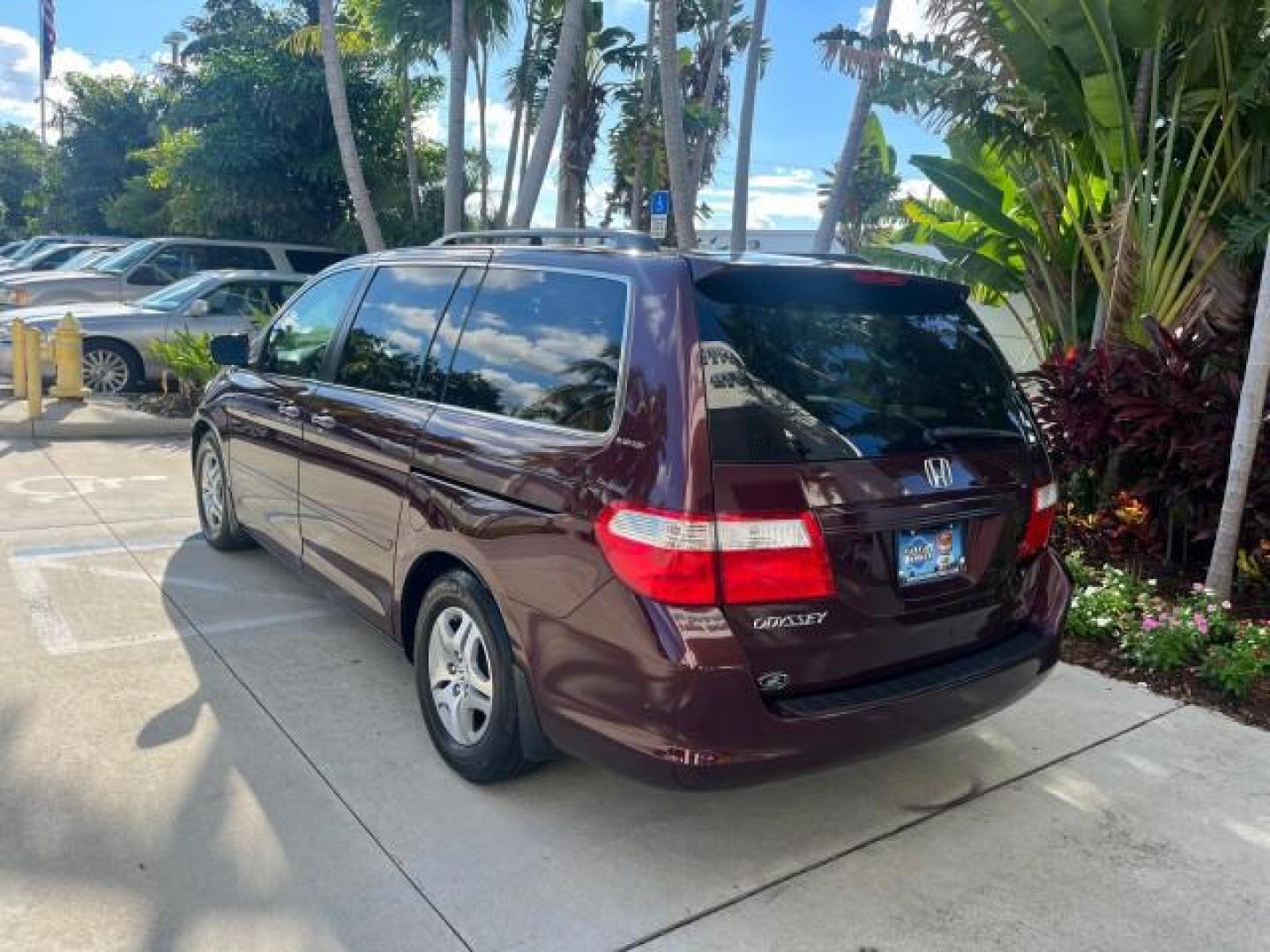 2007 Dark Cherry Pearl /Ivory Honda Odyssey SUNROOF NAV 1 FL EX-L LOW MILES 67,947 (5FNRL38627B) with an 3.5L SOHC MPFI 24-Valve i-VTEC V6 Engine engine, Automatic transmission, located at 4701 North Dixie Hwy, Pompano Beach, FL, 33064, (954) 422-2889, 26.240938, -80.123474 - OUR WEBPAGE FLORIDACARS1.COM HAS OVER 100 PHOTOS AND FREE CARFAX LINK 2007 HONDA ODYSSEY EX-L 26 MPG ROAD READY 3.5L V6 VIN: 5FNRL38627B442296 POWER SEATS NO ACCIDENTS NO RECALLS VAN LOW MILES 67,947 1 OWNER FLORIDA 3.5L V6 F SOHC 24V NAVIGATION POWER SLIDING DOORS GASOLINE BACK UP CAMERA POWER SUNR - Photo#5