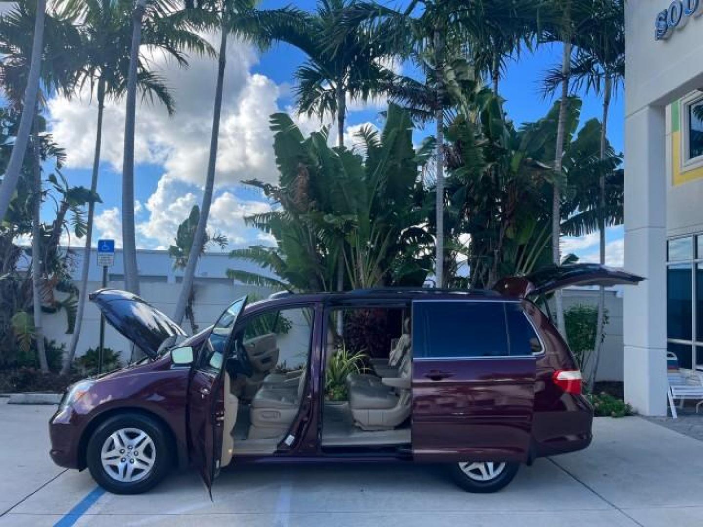 2007 Dark Cherry Pearl /Ivory Honda Odyssey SUNROOF NAV 1 FL EX-L LOW MILES 67,947 (5FNRL38627B) with an 3.5L SOHC MPFI 24-Valve i-VTEC V6 Engine engine, Automatic transmission, located at 4701 North Dixie Hwy, Pompano Beach, FL, 33064, (954) 422-2889, 26.240938, -80.123474 - OUR WEBPAGE FLORIDACARS1.COM HAS OVER 100 PHOTOS AND FREE CARFAX LINK 2007 HONDA ODYSSEY EX-L 26 MPG ROAD READY 3.5L V6 VIN: 5FNRL38627B442296 POWER SEATS NO ACCIDENTS NO RECALLS VAN LOW MILES 67,947 1 OWNER FLORIDA 3.5L V6 F SOHC 24V NAVIGATION POWER SLIDING DOORS GASOLINE BACK UP CAMERA POWER SUNR - Photo#8