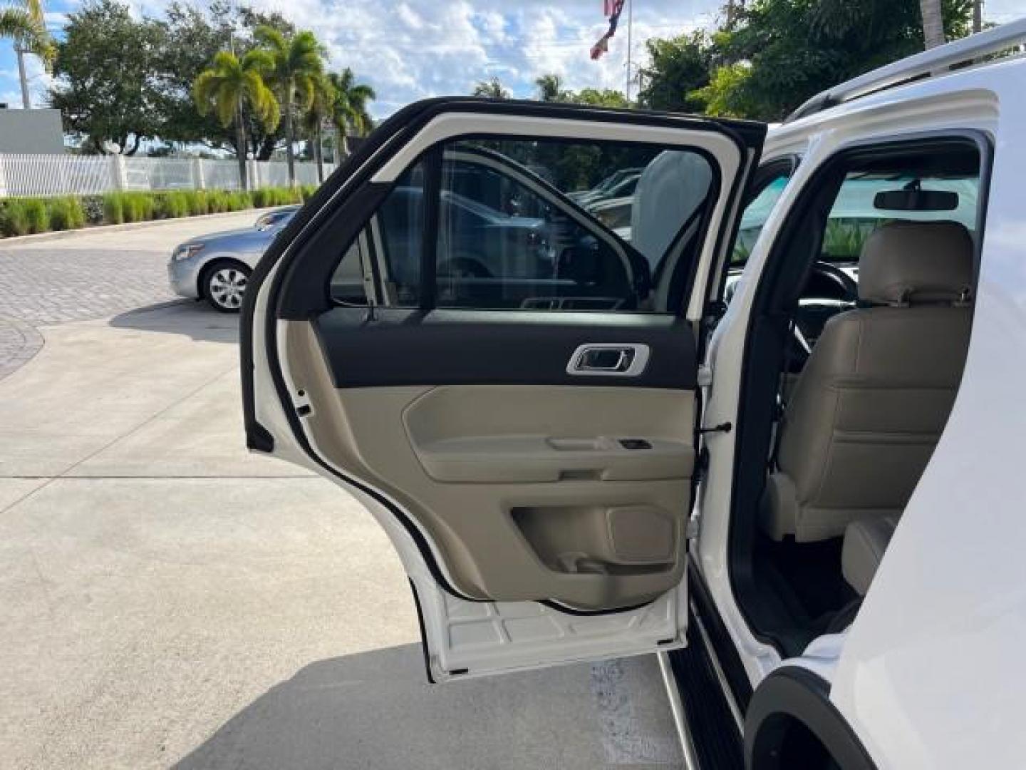 2011 White Suede /Medium Light Stone Ford Explorer 1 FL XLT LOW MILES 72,279 (1FMHK7D88BG) with an 3.5L Ti-VCT V6 Engine engine, Automatic transmission, located at 4701 North Dixie Hwy, Pompano Beach, FL, 33064, (954) 422-2889, 26.240938, -80.123474 - OUR WEBPAGE FLORIDACARS1.COM HAS OVER 100 PHOTOS AND FREE CARFAX LINK 2011 FORD EXPLORER XLT ROAD READY 3.5L V6 XLT VIN: 1FMHK7D88BGA71698 NO ACCIDENTS BLUETOOTH 4 DOOR WAGON/SPORT UTILITY 1 OWNER FLORIDA 3.5L V6 F DOHC 24V LOW MILES 72,279 LEATHER GASOLINE POWER LIFTGATE 3 ROW SEATS NAVIGATION FRON - Photo#13