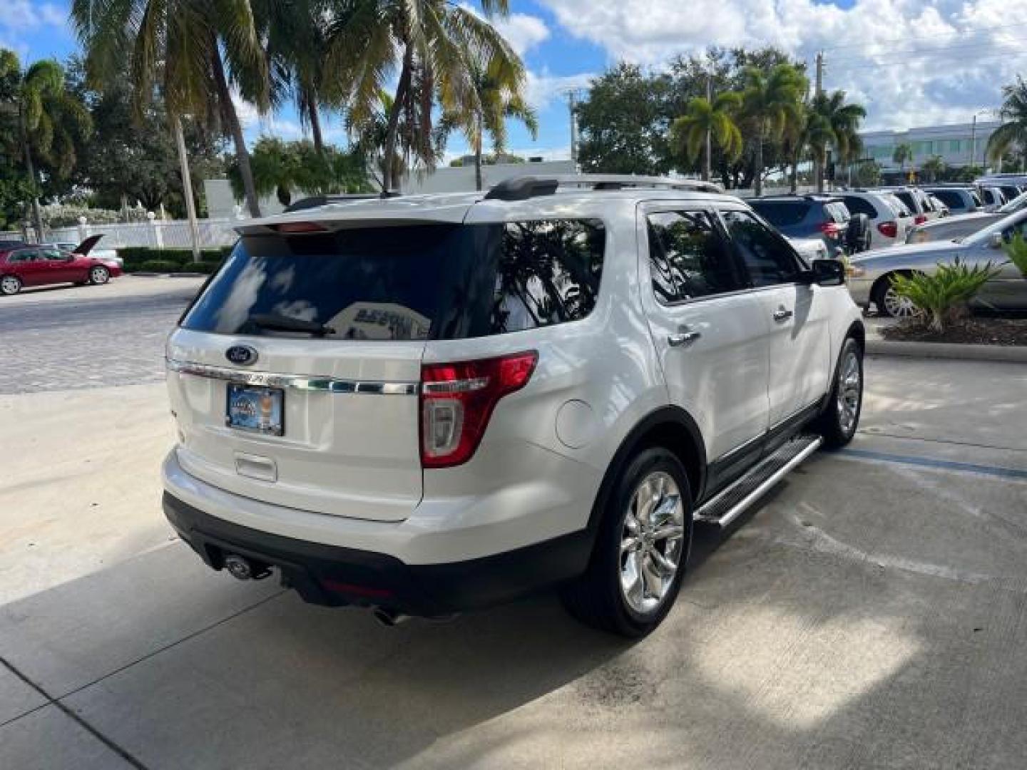 2011 White Suede /Medium Light Stone Ford Explorer 1 FL XLT LOW MILES 72,279 (1FMHK7D88BG) with an 3.5L Ti-VCT V6 Engine engine, Automatic transmission, located at 4701 North Dixie Hwy, Pompano Beach, FL, 33064, (954) 422-2889, 26.240938, -80.123474 - OUR WEBPAGE FLORIDACARS1.COM HAS OVER 100 PHOTOS AND FREE CARFAX LINK 2011 FORD EXPLORER XLT ROAD READY 3.5L V6 XLT VIN: 1FMHK7D88BGA71698 NO ACCIDENTS BLUETOOTH 4 DOOR WAGON/SPORT UTILITY 1 OWNER FLORIDA 3.5L V6 F DOHC 24V LOW MILES 72,279 LEATHER GASOLINE POWER LIFTGATE 3 ROW SEATS NAVIGATION FRON - Photo#7