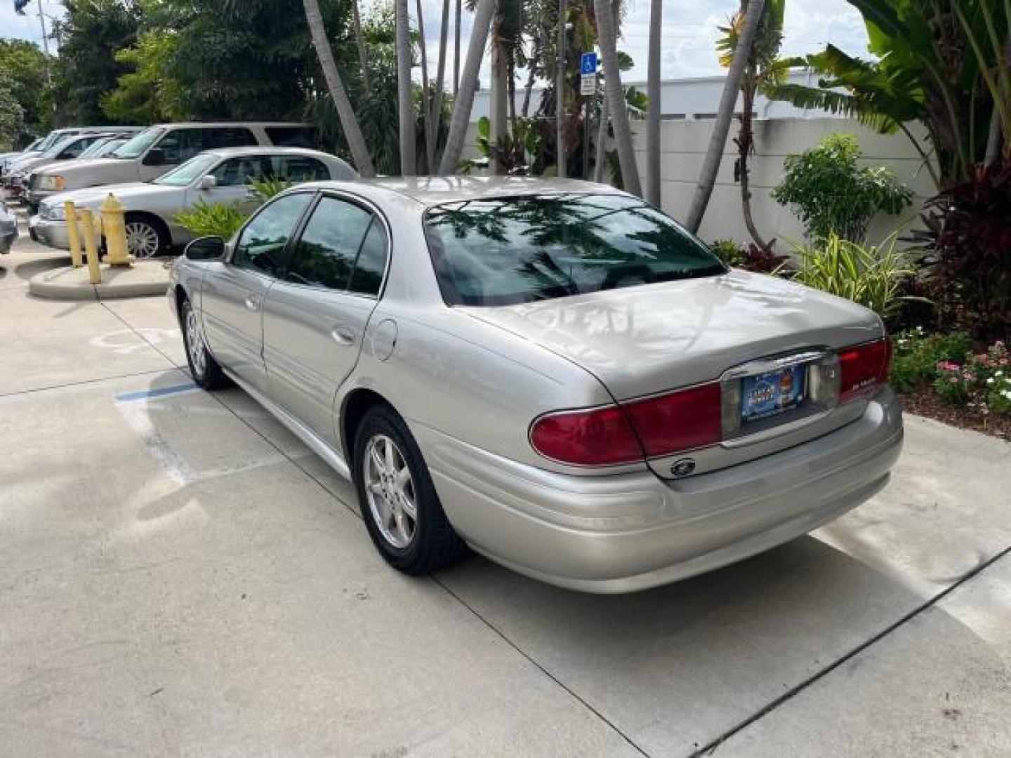 2004 Steelmist Metallic /Medium Gray Buick LeSabre 1 OWNER VERY LOW MILES 49,946 (1G4HP52K144) with an 3.8L 3800 V6 SFI Engine engine, Automatic transmission, located at 4701 North Dixie Hwy, Pompano Beach, FL, 33064, (954) 422-2889, 26.240938, -80.123474 - OUR WEBPAGE FLORIDACARS1.COM HAS OVER 100 PHOTOS AND FREE CARFAX LINK 2004 BUICK LESABRE CUSTOM ROAD READY 3.8L V6 VIN: 1G4HP52K144154477 NO ACCIDENTS 29 MPG SEDAN 4 DR NO RECALLS 3.8L V6 F OHV 1 OWNER 3.8L V6 GASOLINE LOW MILES 49,946 FRONT WHEEL DRIVE 25 SERVICE RECORDS POWER LEATHER SEATS Air Sus - Photo#5