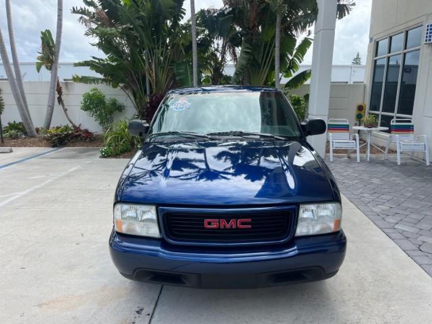 2001 Space Blue Metallic /Gray GMC Sonoma 1 FL SLS LOW MILES 56,514 (1GTCS19W918) with an 4.3L Vortec 1000 SFI V6 Engine engine, Automatic transmission, located at 4701 North Dixie Hwy, Pompano Beach, FL, 33064, (954) 422-2889, 26.240938, -80.123474 - OUR WEBPAGE FLORIDACARS1.COM HAS OVER 100 PHOTOS AND FREE CARFAX LINK 2001 GMC SONOMA SL ROAD READY WORK READY VIN: 1GTCS19W918196334 NO RECALLS 6,1 FT BED CLUB CAB PICKUP 1 OWNER FLORIDA 4.3L V6 4.3L V6 F AUTO AC LOW MILES 56,514 GASOLINE REAR WHEEL DRIVE 6.1' Bed Length Anti-Theft System Approach - Photo#2