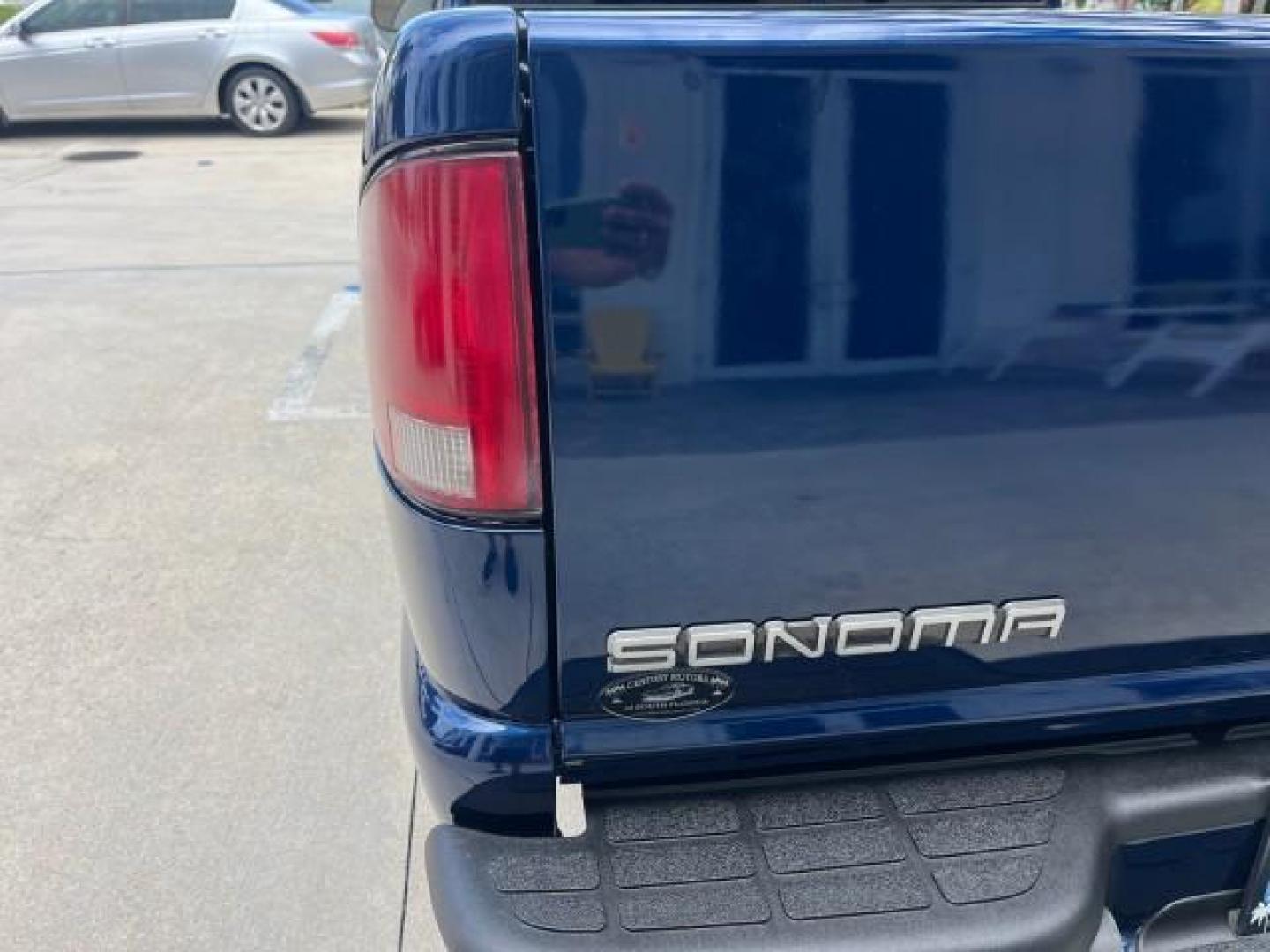 2001 Space Blue Metallic /Gray GMC Sonoma 1 FL SLS LOW MILES 56,514 (1GTCS19W918) with an 4.3L Vortec 1000 SFI V6 Engine engine, Automatic transmission, located at 4701 North Dixie Hwy, Pompano Beach, FL, 33064, (954) 422-2889, 26.240938, -80.123474 - OUR WEBPAGE FLORIDACARS1.COM HAS OVER 100 PHOTOS AND FREE CARFAX LINK 2001 GMC SONOMA SL ROAD READY WORK READY VIN: 1GTCS19W918196334 NO RECALLS 6,1 FT BED CLUB CAB PICKUP 1 OWNER FLORIDA 4.3L V6 4.3L V6 F AUTO AC LOW MILES 56,514 GASOLINE REAR WHEEL DRIVE 6.1' Bed Length Anti-Theft System Approach - Photo#74