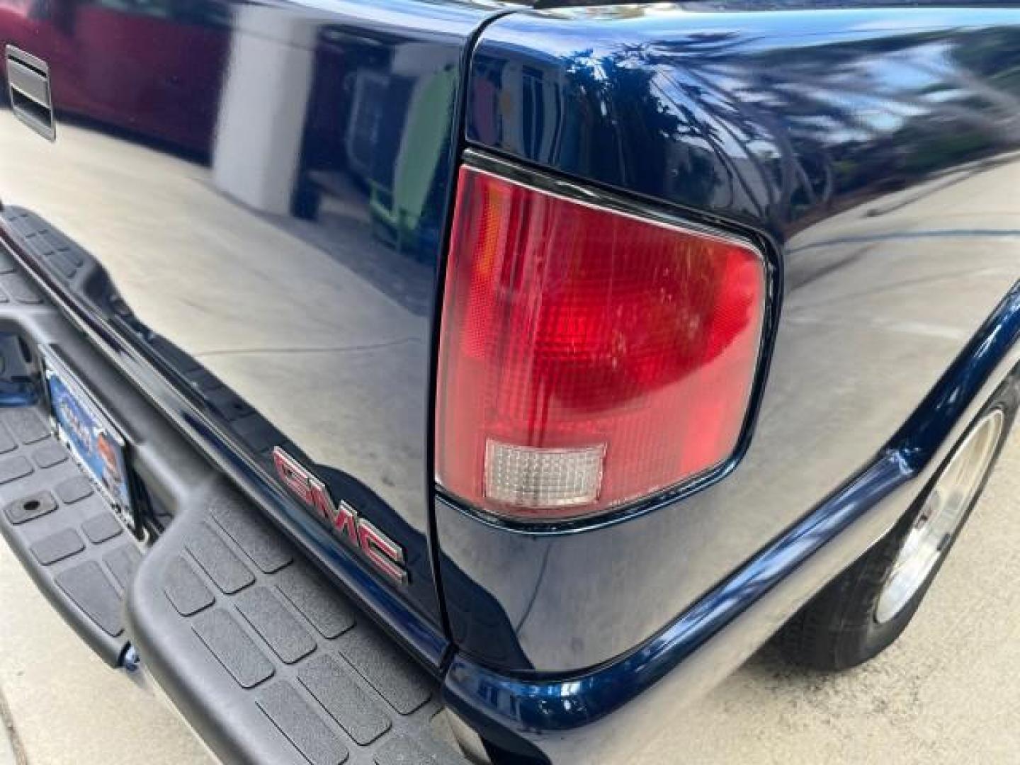 2001 Space Blue Metallic /Gray GMC Sonoma 1 FL SLS LOW MILES 56,514 (1GTCS19W918) with an 4.3L Vortec 1000 SFI V6 Engine engine, Automatic transmission, located at 4701 North Dixie Hwy, Pompano Beach, FL, 33064, (954) 422-2889, 26.240938, -80.123474 - OUR WEBPAGE FLORIDACARS1.COM HAS OVER 100 PHOTOS AND FREE CARFAX LINK 2001 GMC SONOMA SL ROAD READY WORK READY VIN: 1GTCS19W918196334 NO RECALLS 6,1 FT BED CLUB CAB PICKUP 1 OWNER FLORIDA 4.3L V6 4.3L V6 F AUTO AC LOW MILES 56,514 GASOLINE REAR WHEEL DRIVE 6.1' Bed Length Anti-Theft System Approach - Photo#76