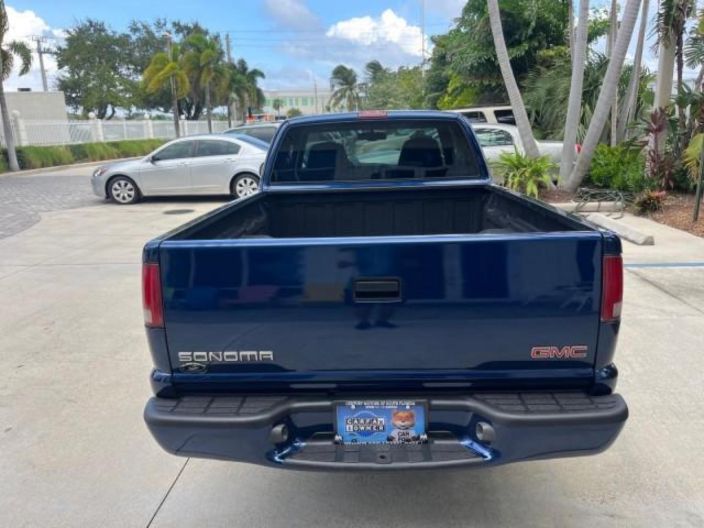 2001 Space Blue Metallic /Gray GMC Sonoma 1 FL SLS LOW MILES 56,514 (1GTCS19W918) with an 4.3L Vortec 1000 SFI V6 Engine engine, Automatic transmission, located at 4701 North Dixie Hwy, Pompano Beach, FL, 33064, (954) 422-2889, 26.240938, -80.123474 - OUR WEBPAGE FLORIDACARS1.COM HAS OVER 100 PHOTOS AND FREE CARFAX LINK 2001 GMC SONOMA SL ROAD READY WORK READY VIN: 1GTCS19W918196334 NO RECALLS 6,1 FT BED CLUB CAB PICKUP 1 OWNER FLORIDA 4.3L V6 4.3L V6 F AUTO AC LOW MILES 56,514 GASOLINE REAR WHEEL DRIVE 6.1' Bed Length Anti-Theft System Approach - Photo#77