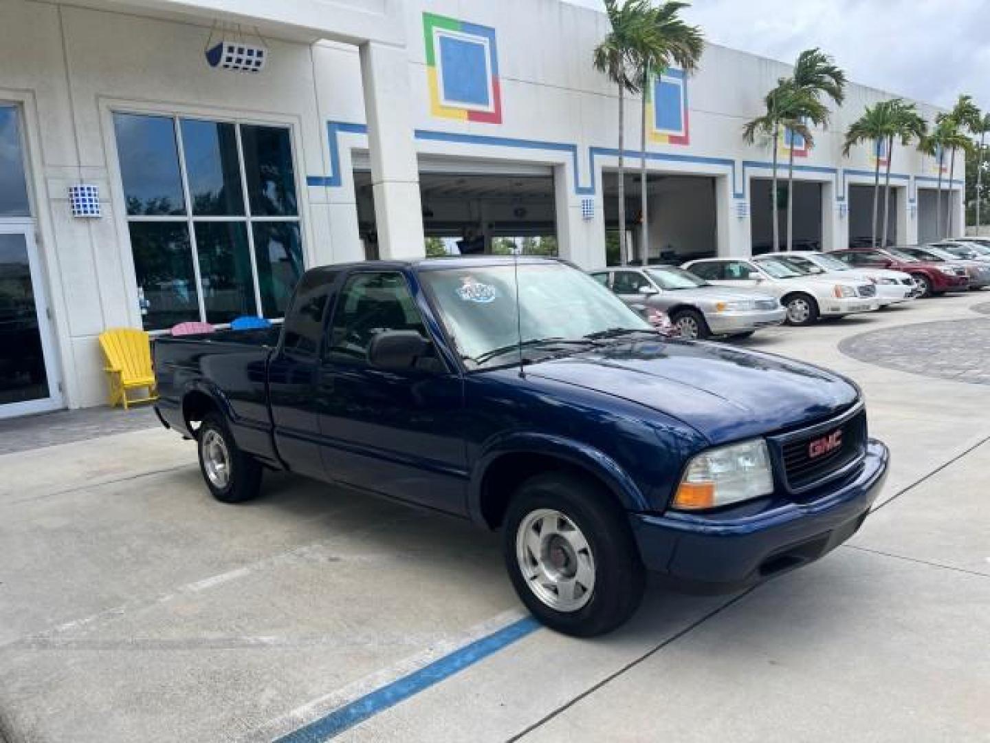 2001 Space Blue Metallic /Gray GMC Sonoma 1 FL SLS LOW MILES 56,514 (1GTCS19W918) with an 4.3L Vortec 1000 SFI V6 Engine engine, Automatic transmission, located at 4701 North Dixie Hwy, Pompano Beach, FL, 33064, (954) 422-2889, 26.240938, -80.123474 - OUR WEBPAGE FLORIDACARS1.COM HAS OVER 100 PHOTOS AND FREE CARFAX LINK 2001 GMC SONOMA SL ROAD READY WORK READY VIN: 1GTCS19W918196334 NO RECALLS 6,1 FT BED CLUB CAB PICKUP 1 OWNER FLORIDA 4.3L V6 4.3L V6 F AUTO AC LOW MILES 56,514 GASOLINE REAR WHEEL DRIVE 6.1' Bed Length Anti-Theft System Approach - Photo#79