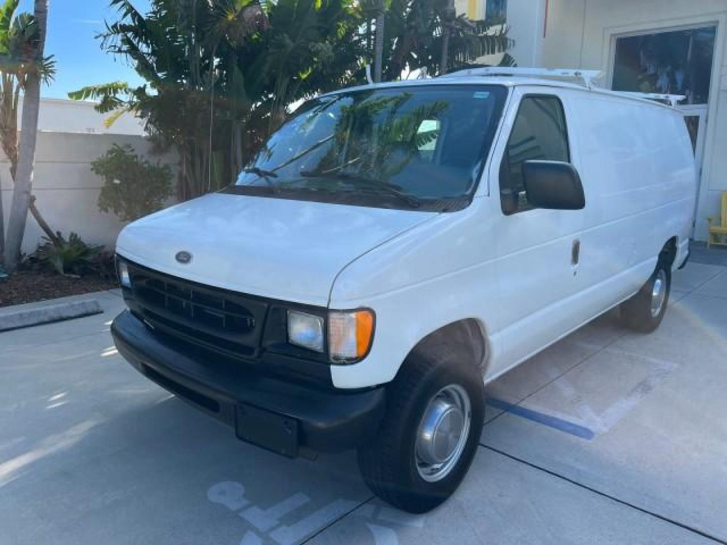 1998 Oxford White (CC) /Medium Graphite Ford Econoline Cargo Van AC LOW MILES 117,724 (1FTPE2427WH) with an 4.2L SEFI SPI V6 Engine engine, Automatic transmission, located at 4701 North Dixie Hwy, Pompano Beach, FL, 33064, (954) 422-2889, 26.240938, -80.123474 - OUR WEBPAGE FLORIDACARS1.COM HAS OVER 90 PHOTOS AND FREE CARFAX LINK 1998 FORD E-250 VIN: 1FTPE2427WHB73287 NO ACCIDENTS NO RECALLS VAN FLORIDA OWNER 4.2L V6 4.2L V6 F SOHC 24 SERVICE RECORDS GASOLINE ROAD READY WORK READY REAR WHEEL DRIVE 117,724 MILES THIS IS A GOOD WORK FORD VAN RETIREE FLORIDA T - Photo#62