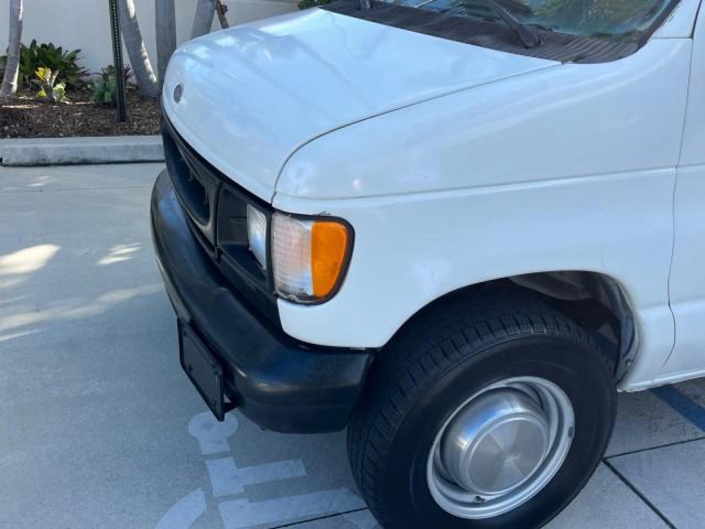 1998 Oxford White (CC) /Medium Graphite Ford Econoline Cargo Van AC LOW MILES 117,724 (1FTPE2427WH) with an 4.2L SEFI SPI V6 Engine engine, Automatic transmission, located at 4701 North Dixie Hwy, Pompano Beach, FL, 33064, (954) 422-2889, 26.240938, -80.123474 - OUR WEBPAGE FLORIDACARS1.COM HAS OVER 90 PHOTOS AND FREE CARFAX LINK 1998 FORD E-250 VIN: 1FTPE2427WHB73287 NO ACCIDENTS NO RECALLS VAN FLORIDA OWNER 4.2L V6 4.2L V6 F SOHC 24 SERVICE RECORDS GASOLINE ROAD READY WORK READY REAR WHEEL DRIVE 117,724 MILES THIS IS A GOOD WORK FORD VAN RETIREE FLORIDA T - Photo#69