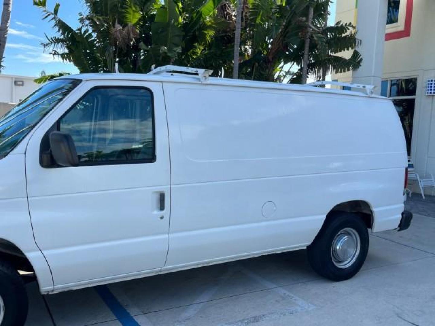 1998 Oxford White (CC) /Medium Graphite Ford Econoline Cargo Van AC LOW MILES 117,724 (1FTPE2427WH) with an 4.2L SEFI SPI V6 Engine engine, Automatic transmission, located at 4701 North Dixie Hwy, Pompano Beach, FL, 33064, (954) 422-2889, 26.240938, -80.123474 - OUR WEBPAGE FLORIDACARS1.COM HAS OVER 90 PHOTOS AND FREE CARFAX LINK 1998 FORD E-250 VIN: 1FTPE2427WHB73287 NO ACCIDENTS NO RECALLS VAN FLORIDA OWNER 4.2L V6 4.2L V6 F SOHC 24 SERVICE RECORDS GASOLINE ROAD READY WORK READY REAR WHEEL DRIVE 117,724 MILES THIS IS A GOOD WORK FORD VAN RETIREE FLORIDA T - Photo#70