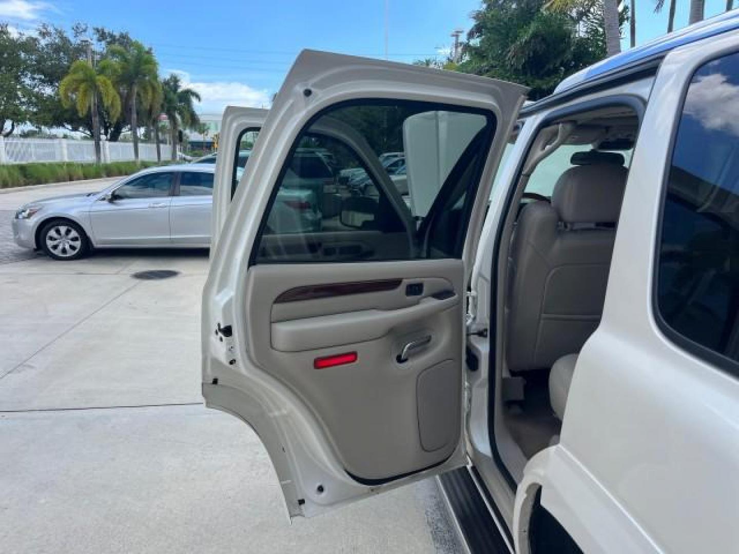 2004 White Diamond /Shale Cadillac Escalade 1 FL AWD LOW MILES 93,247 (1GYEK63N94R) with an 6.0L Vortec 6000 High-Output V8 SFI Engine engine, Automatic transmission, located at 4701 North Dixie Hwy, Pompano Beach, FL, 33064, (954) 422-2889, 26.240938, -80.123474 - OUR WEBPAGE FLORIDACARS1.COM HAS OVER 100 PHOTOS AND FREE CARFAX LINK $ 63,215 NEW 2004 CADILLAC ESCALADE ROAD READY 6.0L V8 VIN: 1GYEK63N94R229363 SUNROOF NO RECALLS AWD 4 DOOR WAGON/SPORT UTILITY DVD 1 OWNER FLORIDA 6.0L V8 F TOW PKG BACK UP CAMERA LOW MILES 93,247 GASOLINE DUAL AC AWD 3 ROW LEATH - Photo#13