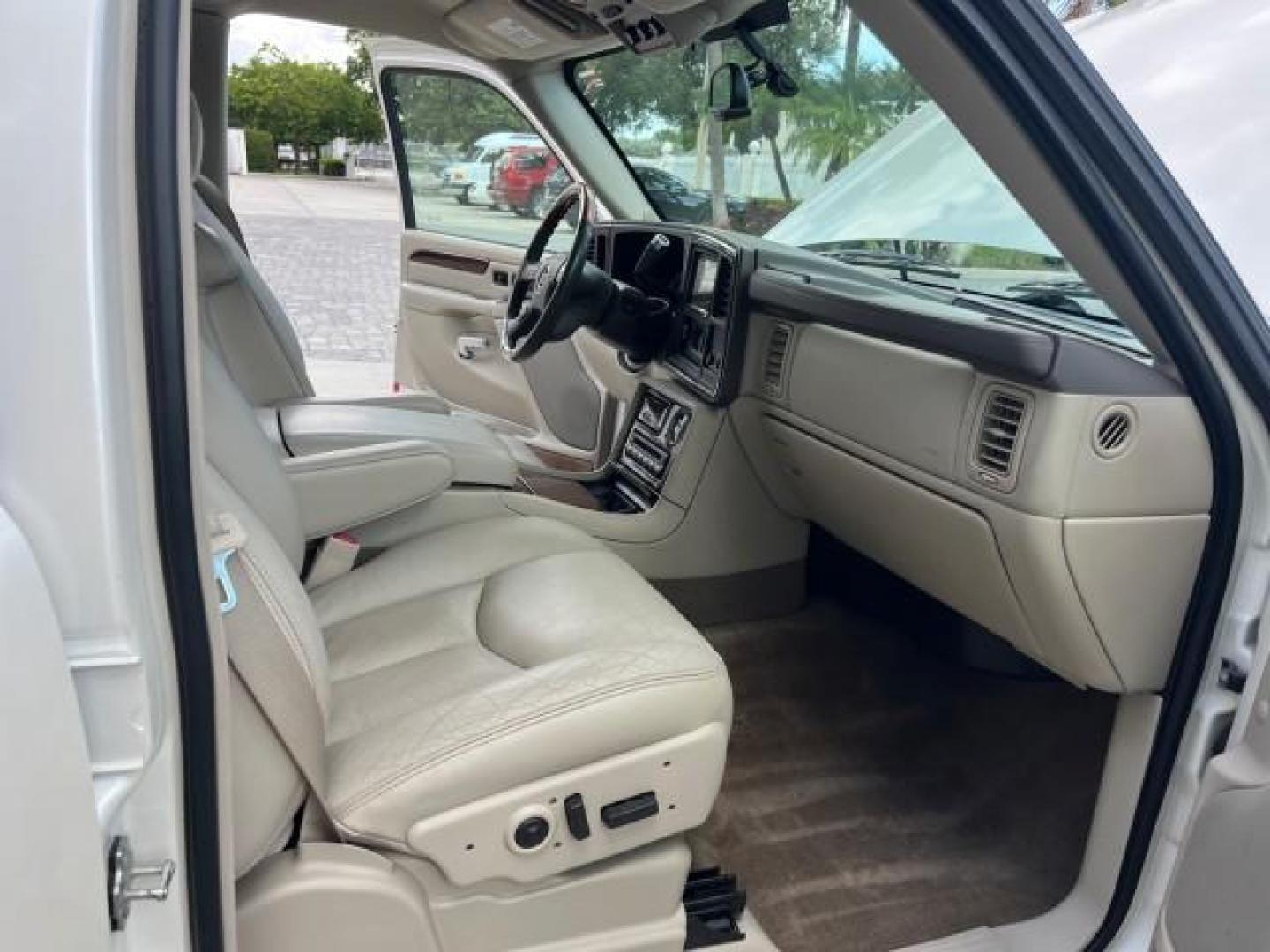 2004 White Diamond /Shale Cadillac Escalade 1 FL AWD LOW MILES 93,247 (1GYEK63N94R) with an 6.0L Vortec 6000 High-Output V8 SFI Engine engine, Automatic transmission, located at 4701 North Dixie Hwy, Pompano Beach, FL, 33064, (954) 422-2889, 26.240938, -80.123474 - OUR WEBPAGE FLORIDACARS1.COM HAS OVER 100 PHOTOS AND FREE CARFAX LINK $ 63,215 NEW 2004 CADILLAC ESCALADE ROAD READY 6.0L V8 VIN: 1GYEK63N94R229363 SUNROOF NO RECALLS AWD 4 DOOR WAGON/SPORT UTILITY DVD 1 OWNER FLORIDA 6.0L V8 F TOW PKG BACK UP CAMERA LOW MILES 93,247 GASOLINE DUAL AC AWD 3 ROW LEATH - Photo#27